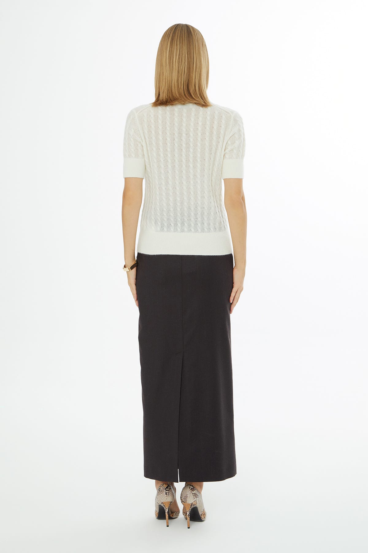 Yuvarlak Yaka Kısa Kollu Kazak