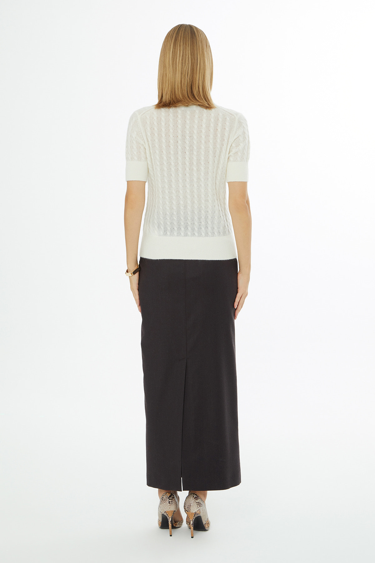 Yuvarlak Yaka Kısa Kollu Kazak