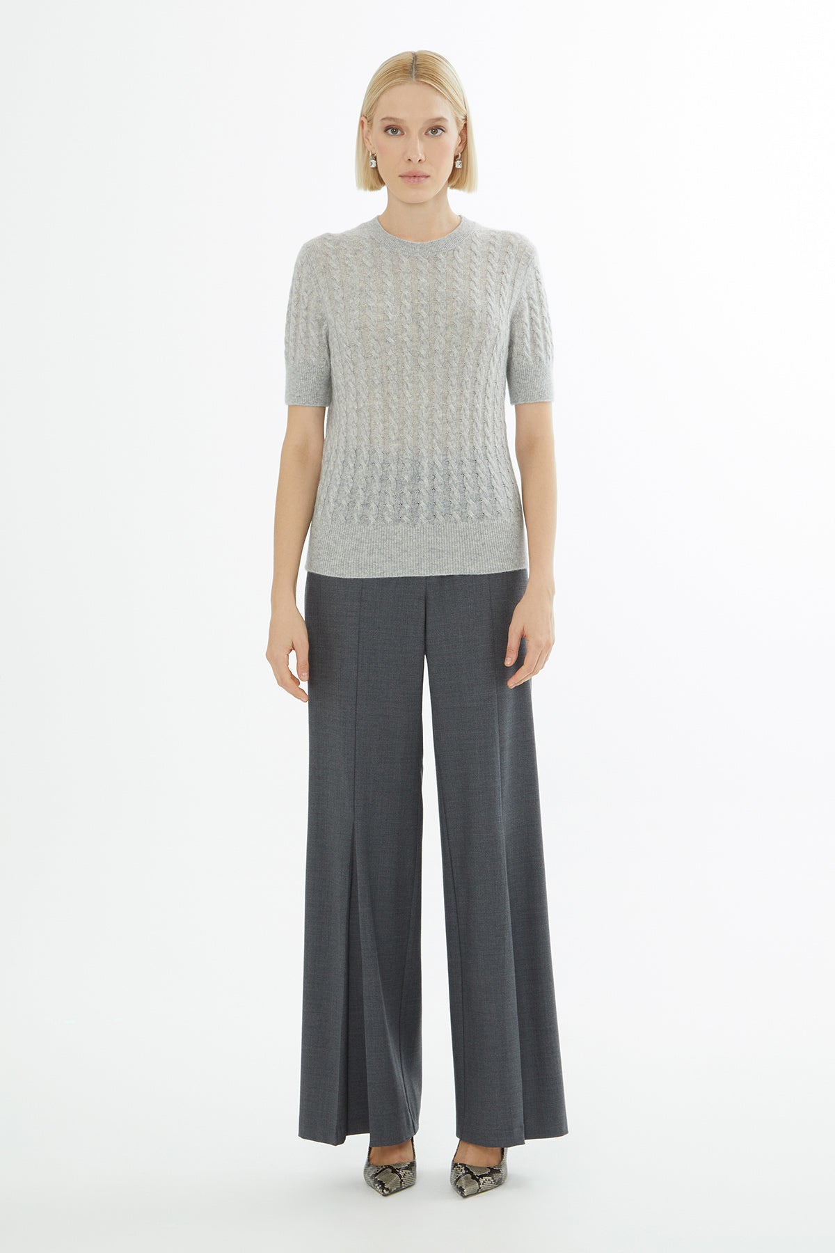 Yuvarlak Yaka Kısa Kollu Kazak