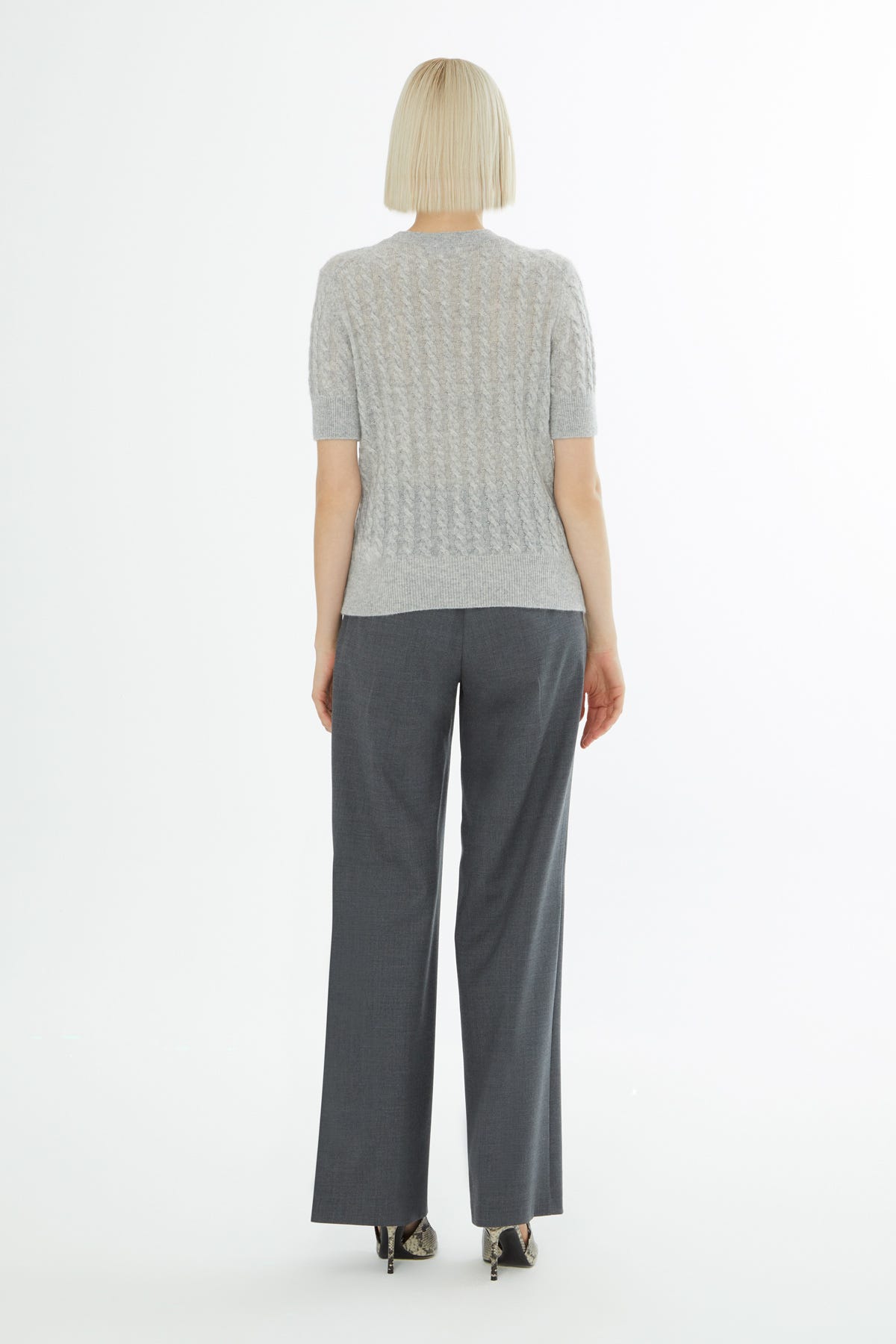 Yuvarlak Yaka Kısa Kollu Kazak