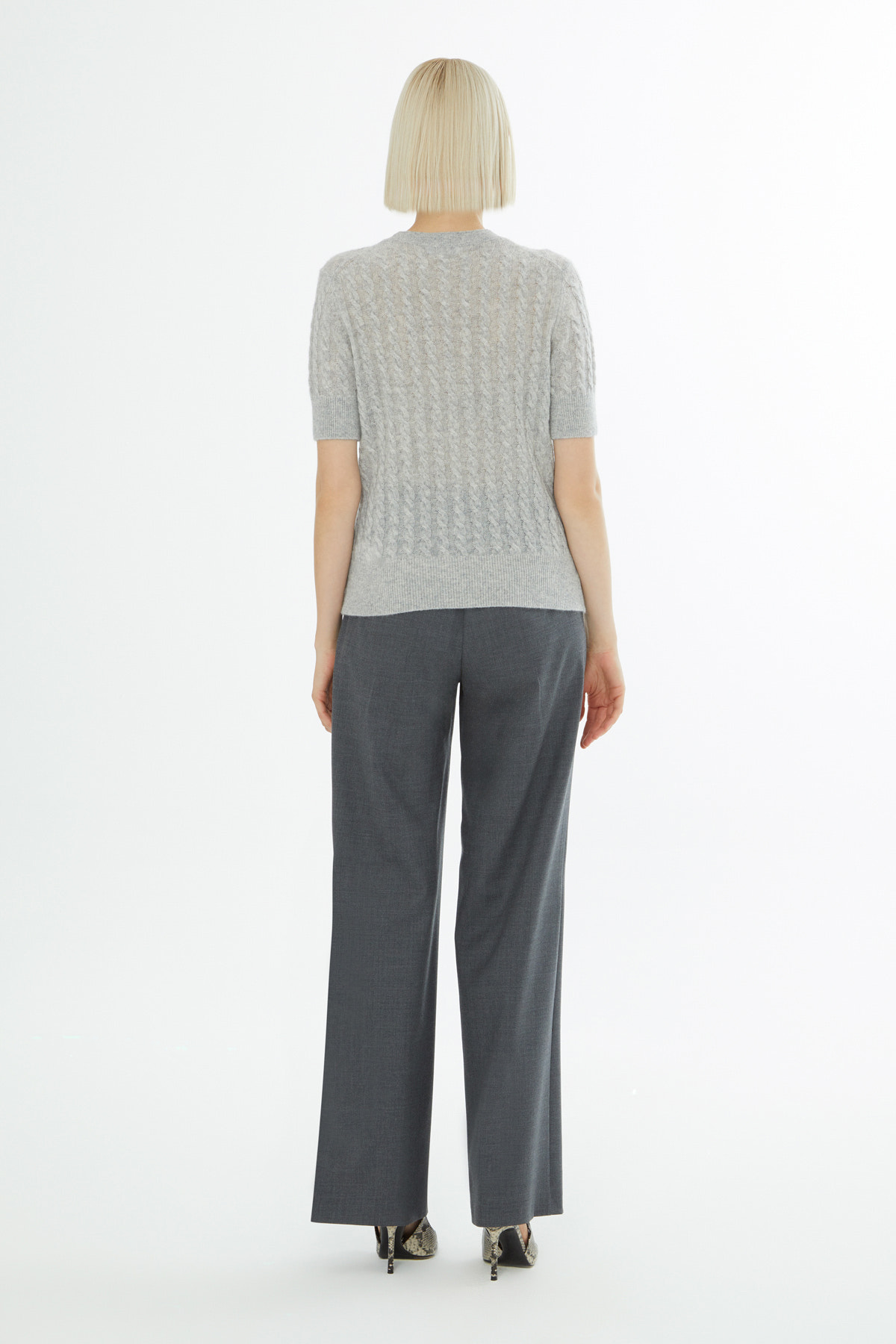 Yuvarlak Yaka Kısa Kollu Kazak