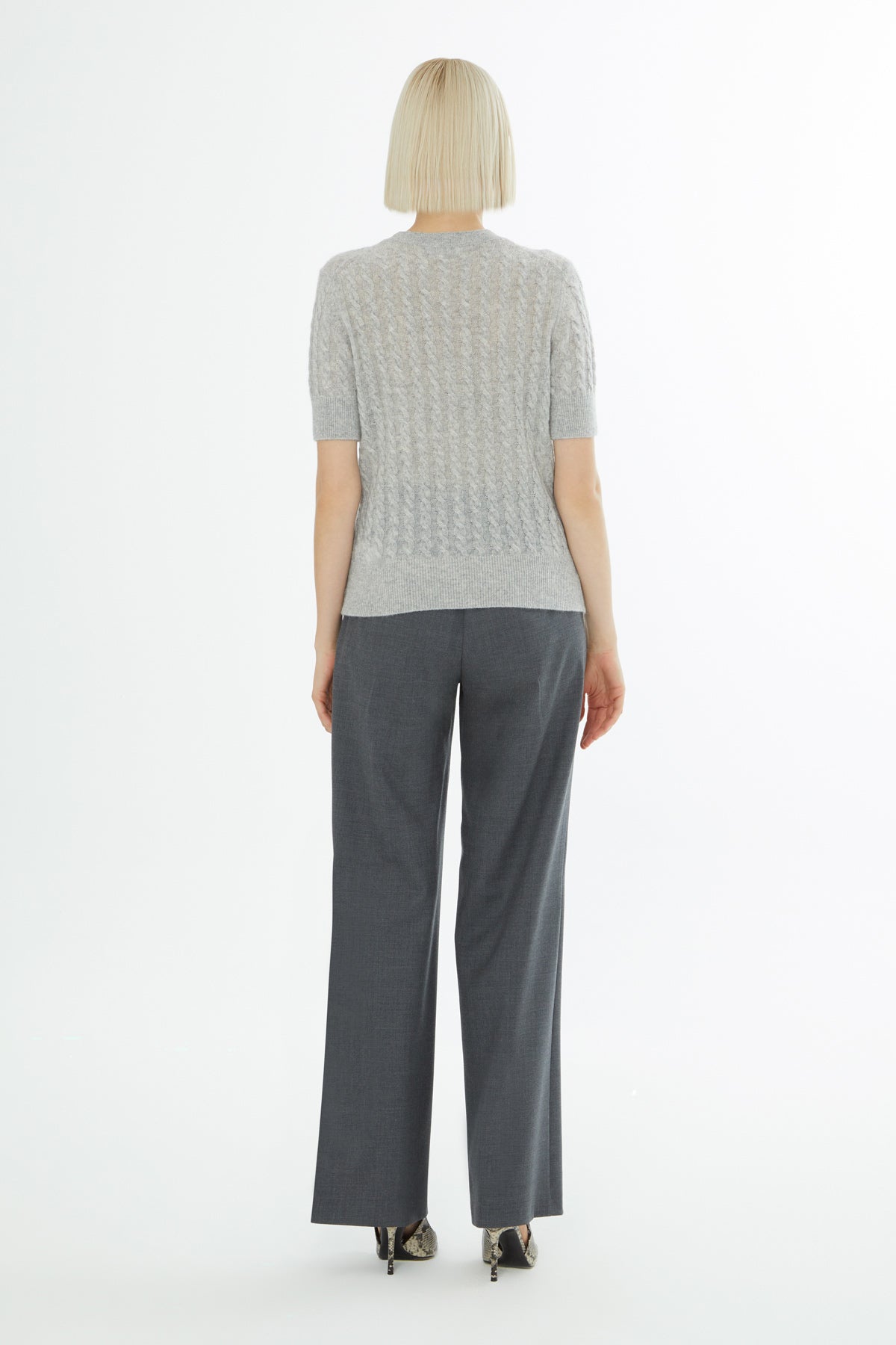 Yuvarlak Yaka Kısa Kollu Kazak