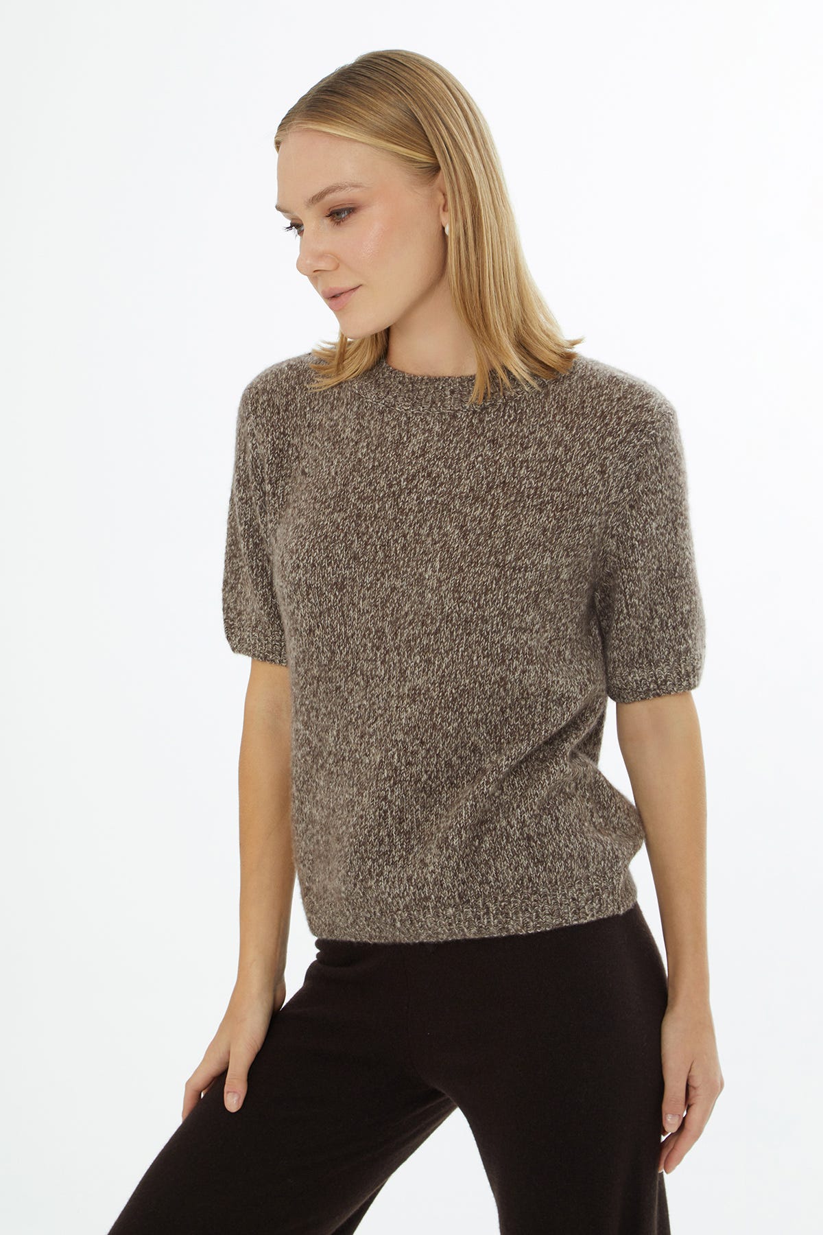 Yuvarlak Yaka Kısa Kol Triko