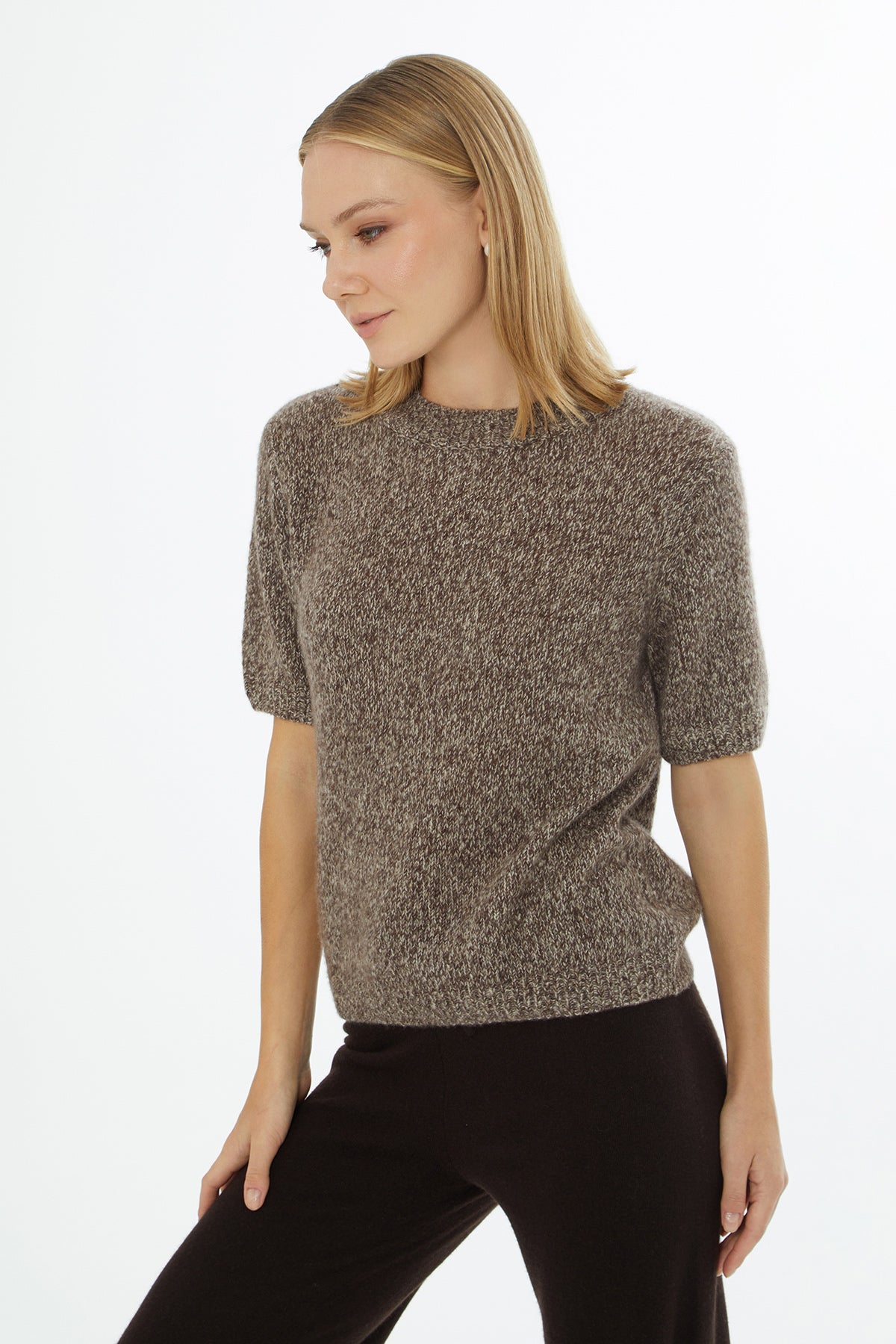 Yuvarlak Yaka Kısa Kol Triko