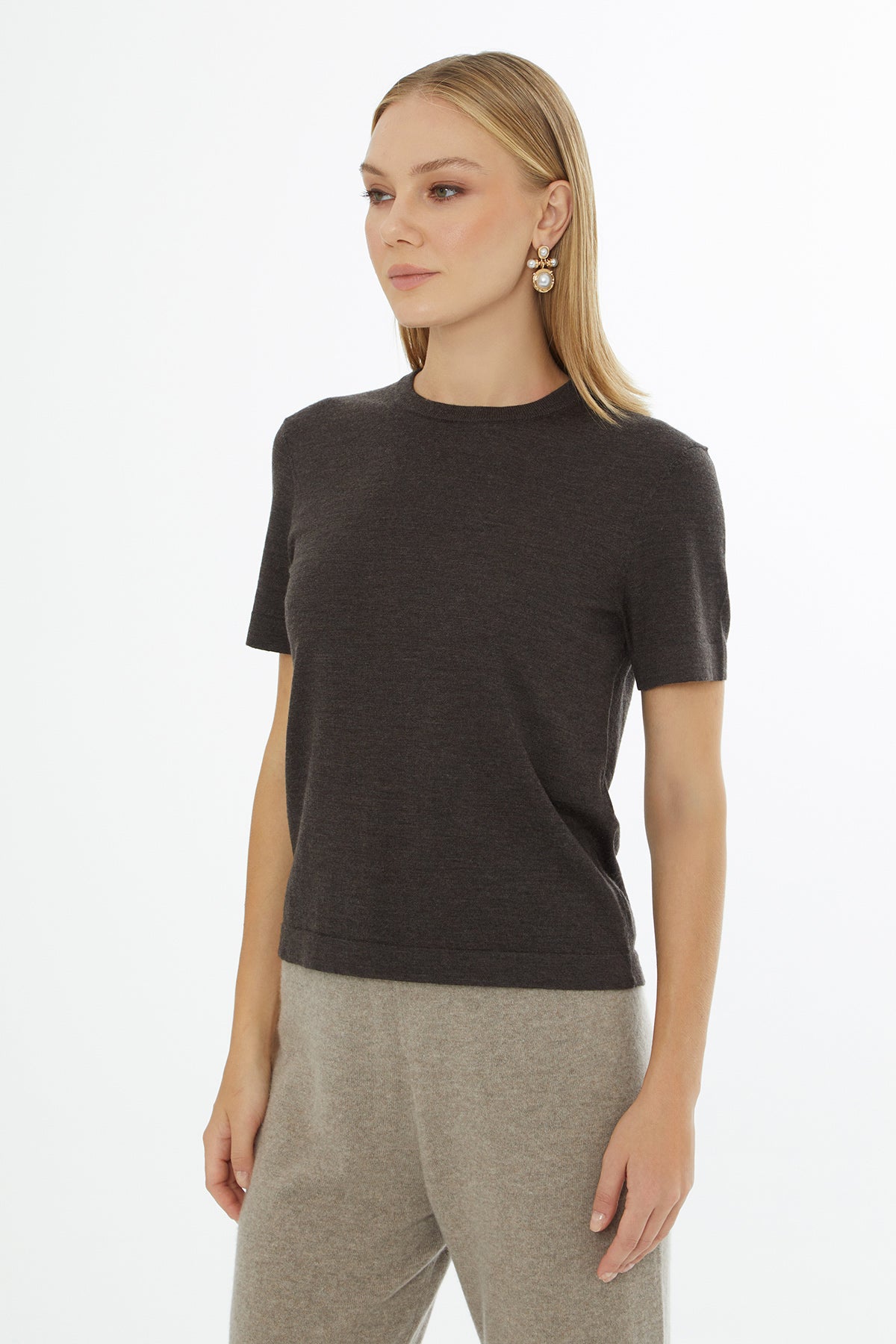 Yuvarlak Yaka Kısa Kollu Triko Bluz