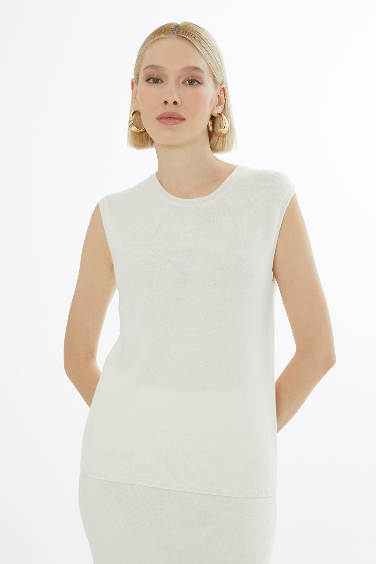 Yuvarlak Yaka Sıfır Kollu Triko