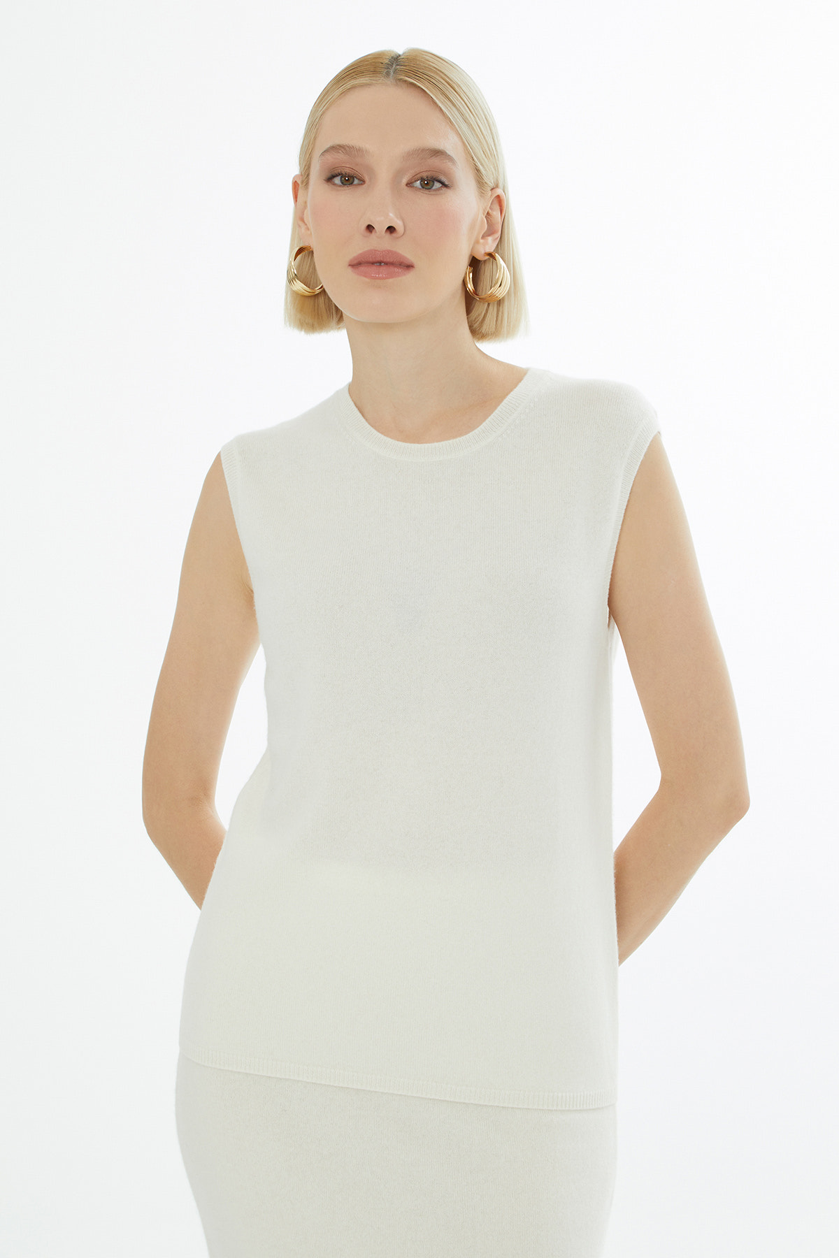 Yuvarlak Yaka Sıfır Kollu Triko