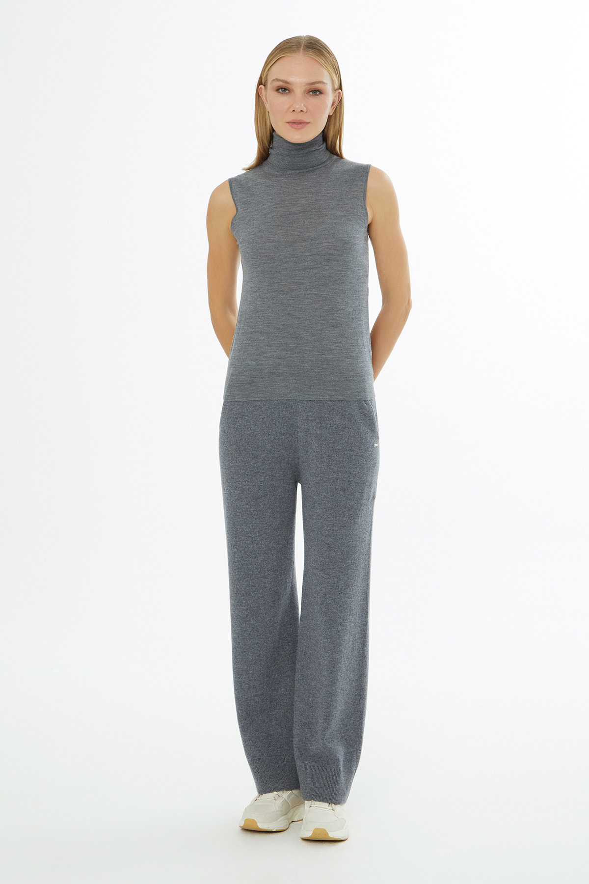 Boğazlı Sıfır Kol Yün Karışımlı Triko