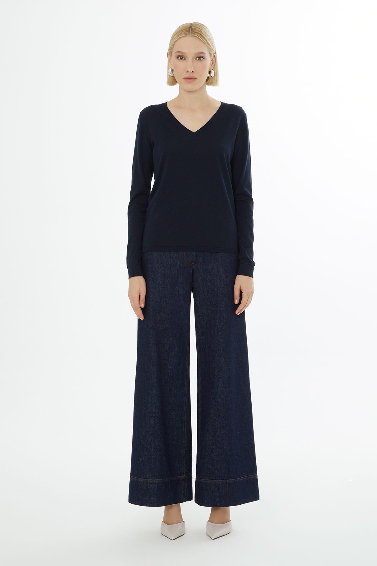 V Yakalı Uzun Kollu Triko Kazak