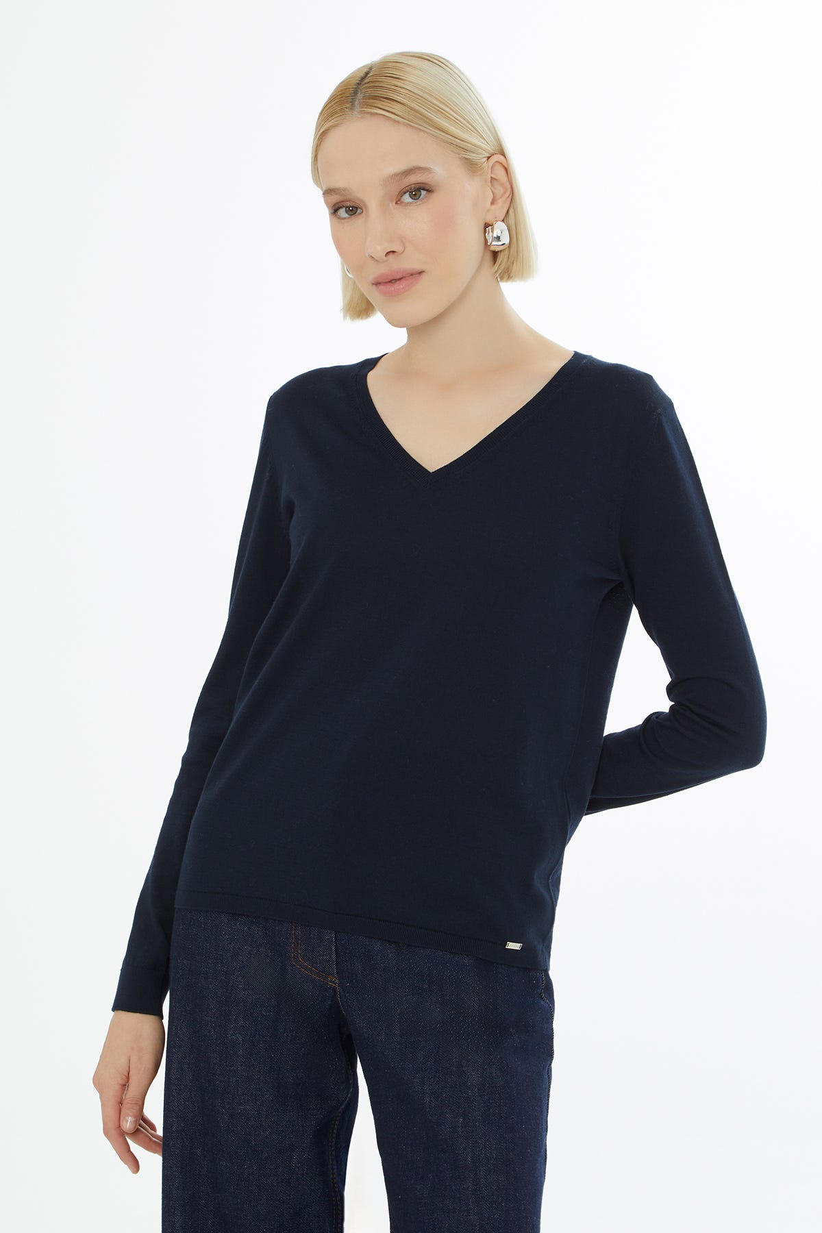 V Yakalı Uzun Kollu Triko Kazak