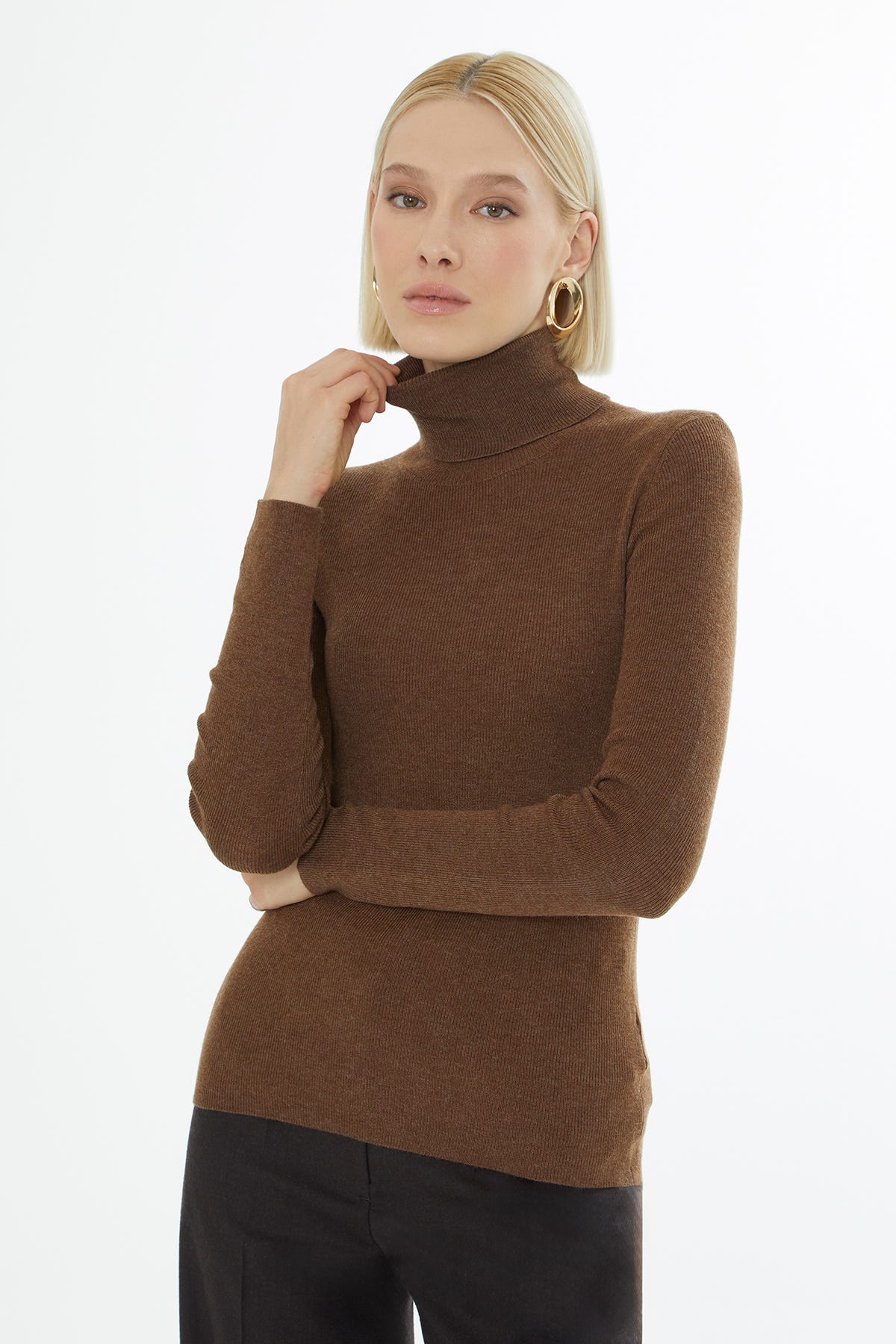 Boğazlı Kadın Triko Kazak