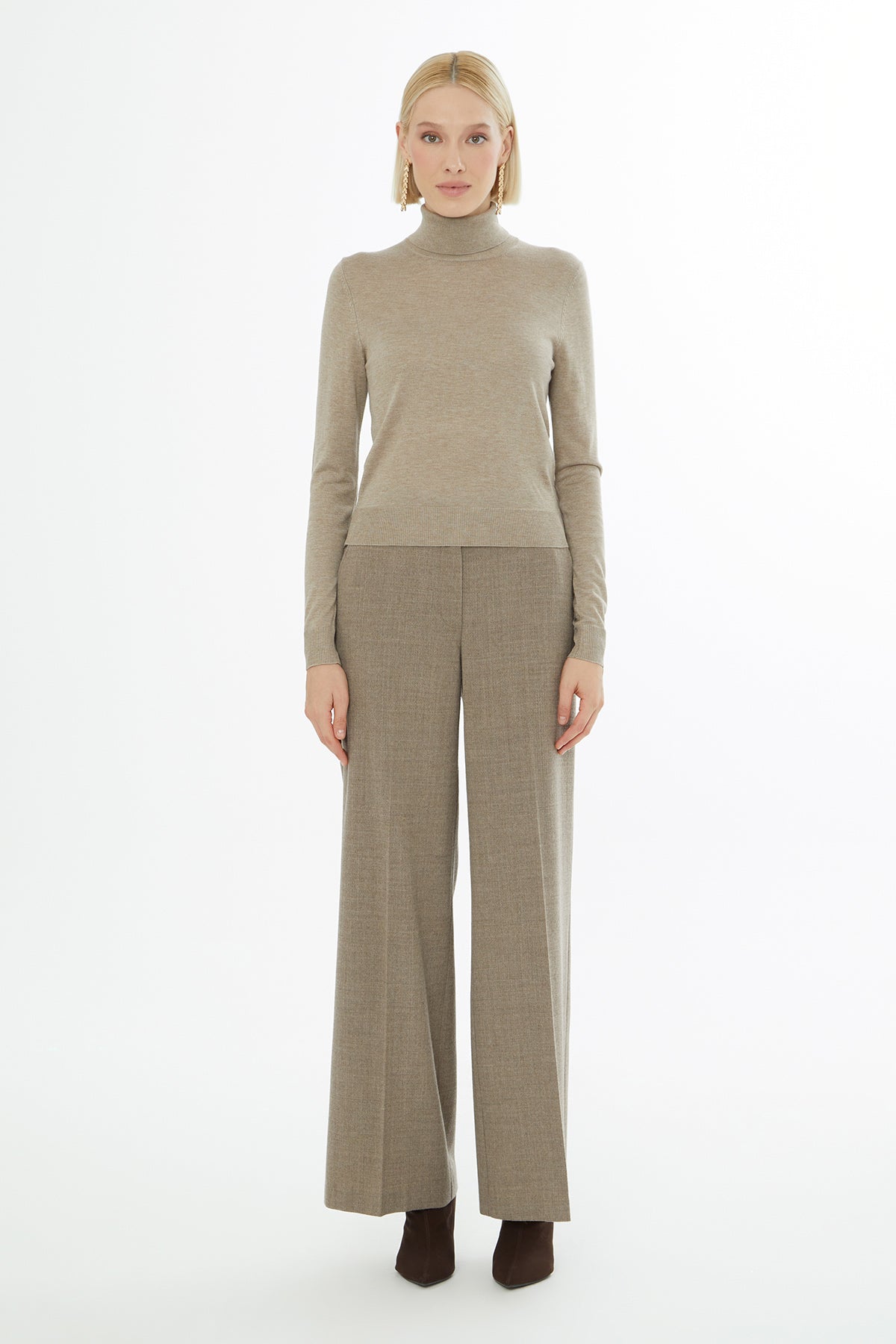 Boğazlı Bej Triko Kazak