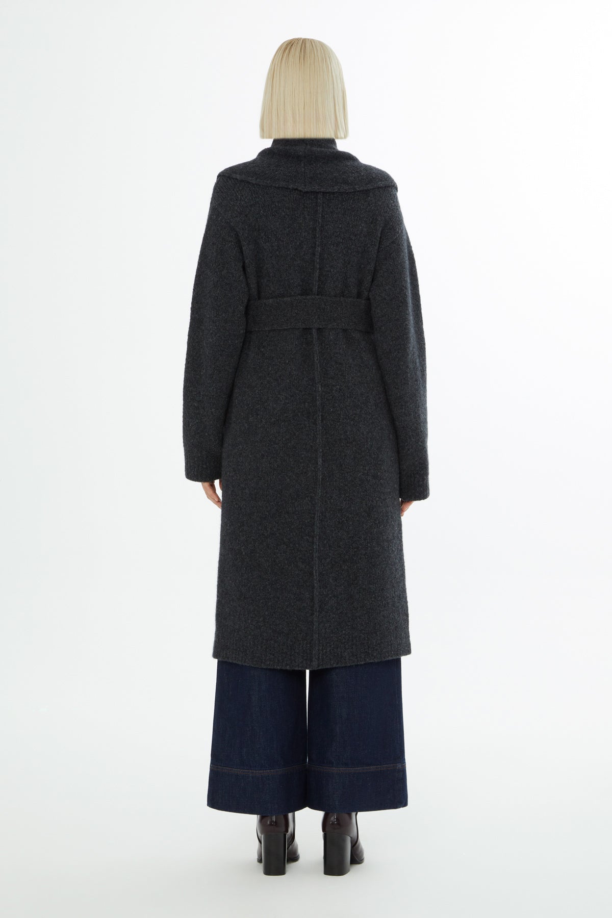 Şal Yaka Aplike Cepli Uzun Kol Kaban