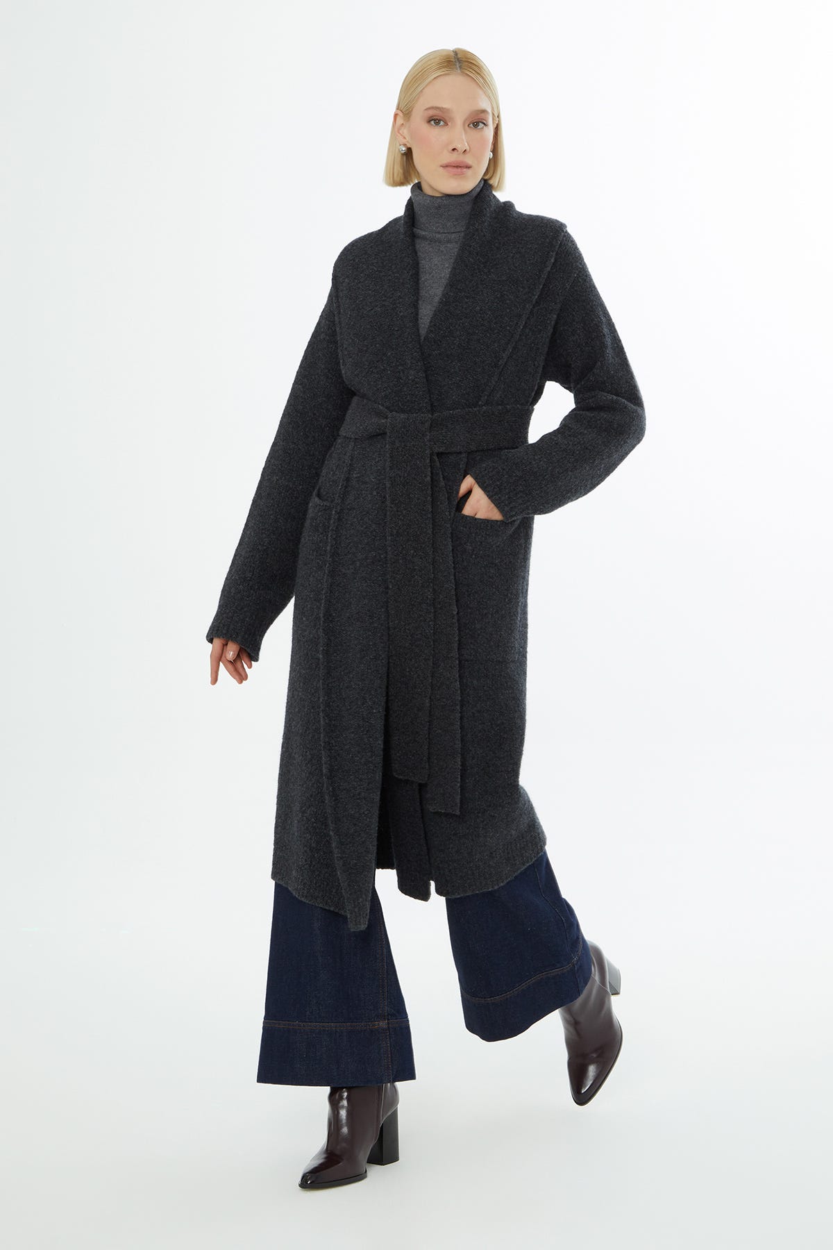 Şal Yaka Aplike Cepli Uzun Kol Kaban