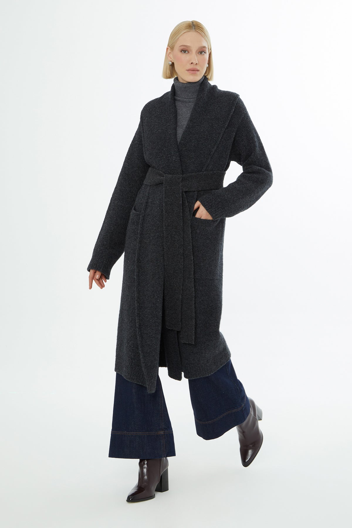 Şal Yaka Aplike Cepli Uzun Kol Kaban