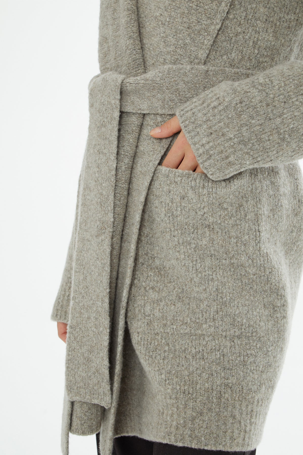 Şal Yaka Aplike Cepli Uzun Kollu Hırka