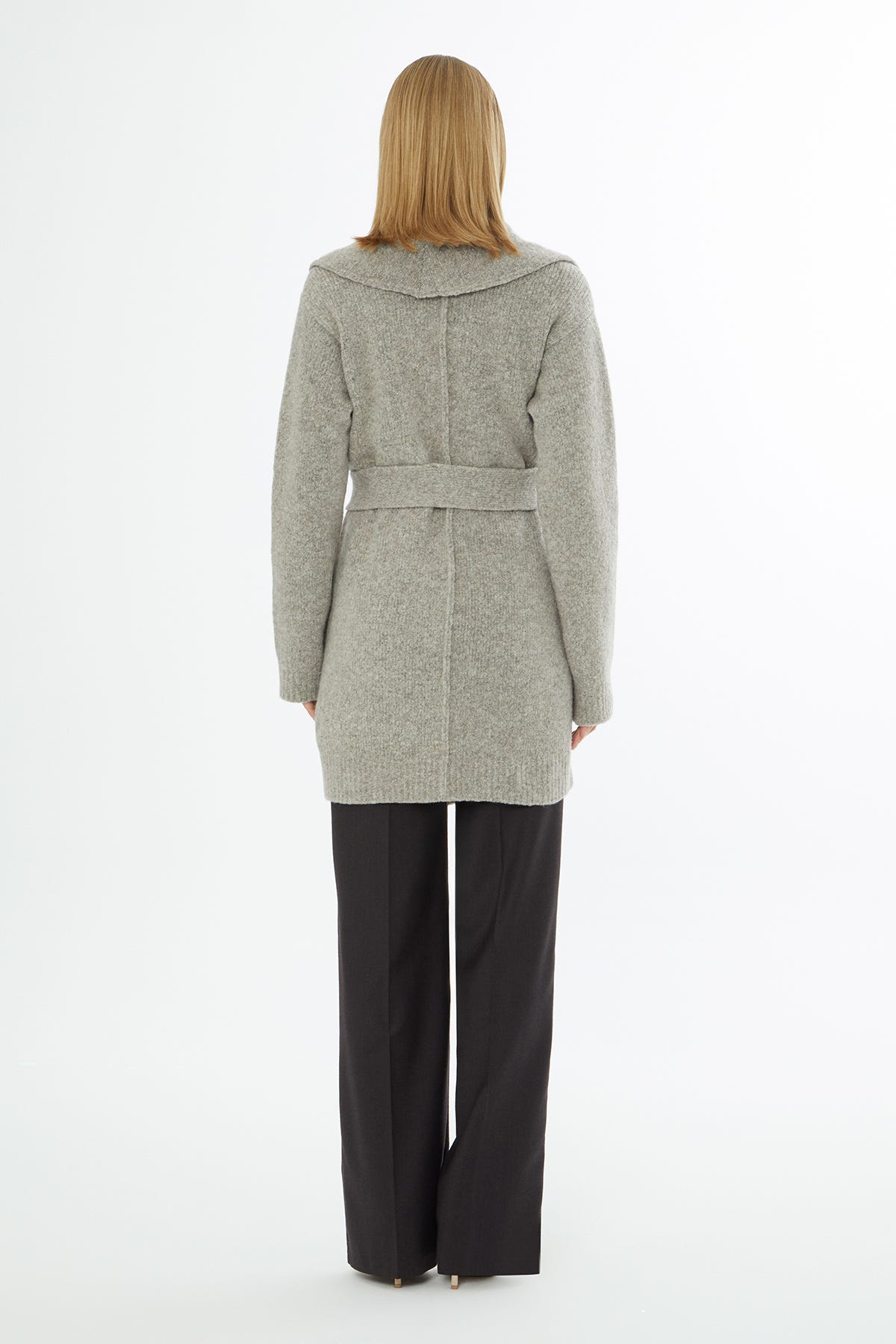 Şal Yaka Aplike Cepli Uzun Kollu Hırka