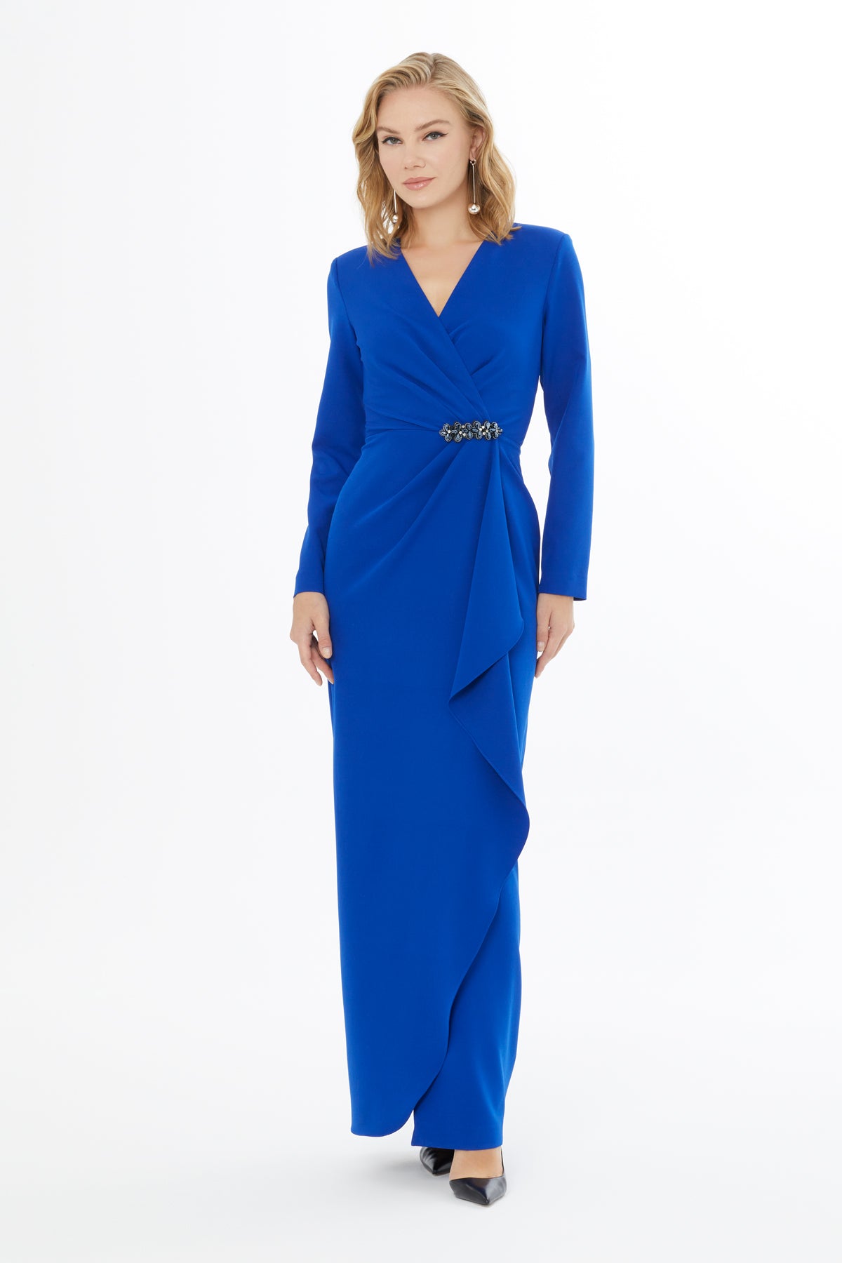 Vatkalı Dikme Aksesuarlı Elbise