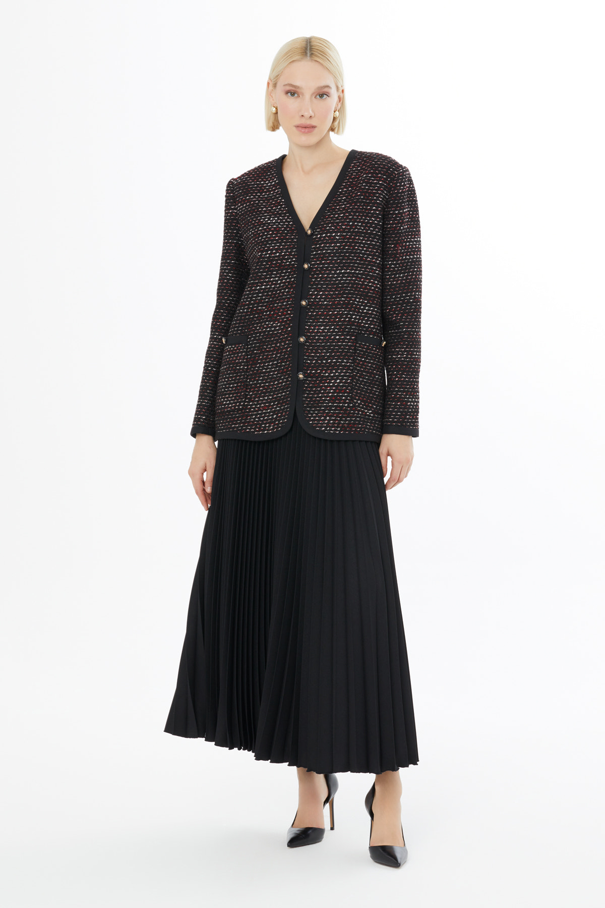 Düğme Kapamalı Ceket Ve Piliseli Etek Takım