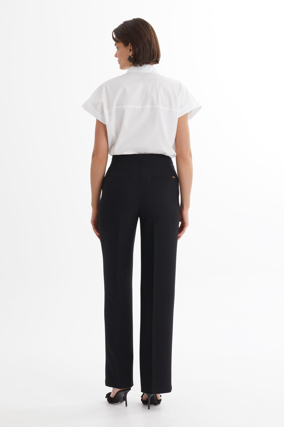 Fermuar Kapamalı Ütü İzli Siyah Pantolon