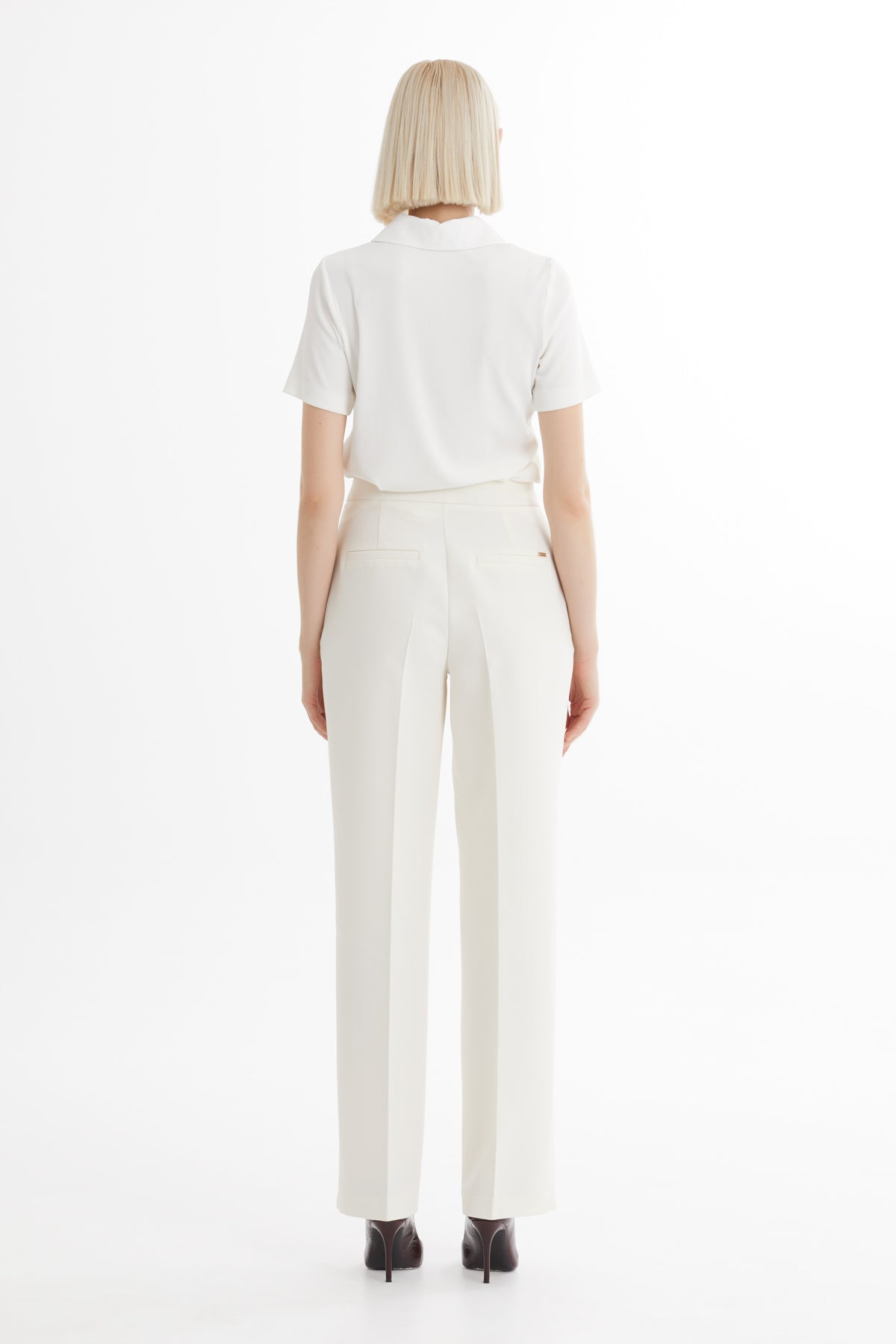 Fermuar Kapamalı Ütü İzli Ekru Pantolon