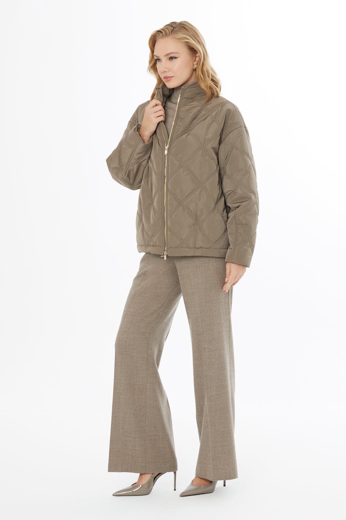 Astarlı Uzun Kollu Kapitone Mont