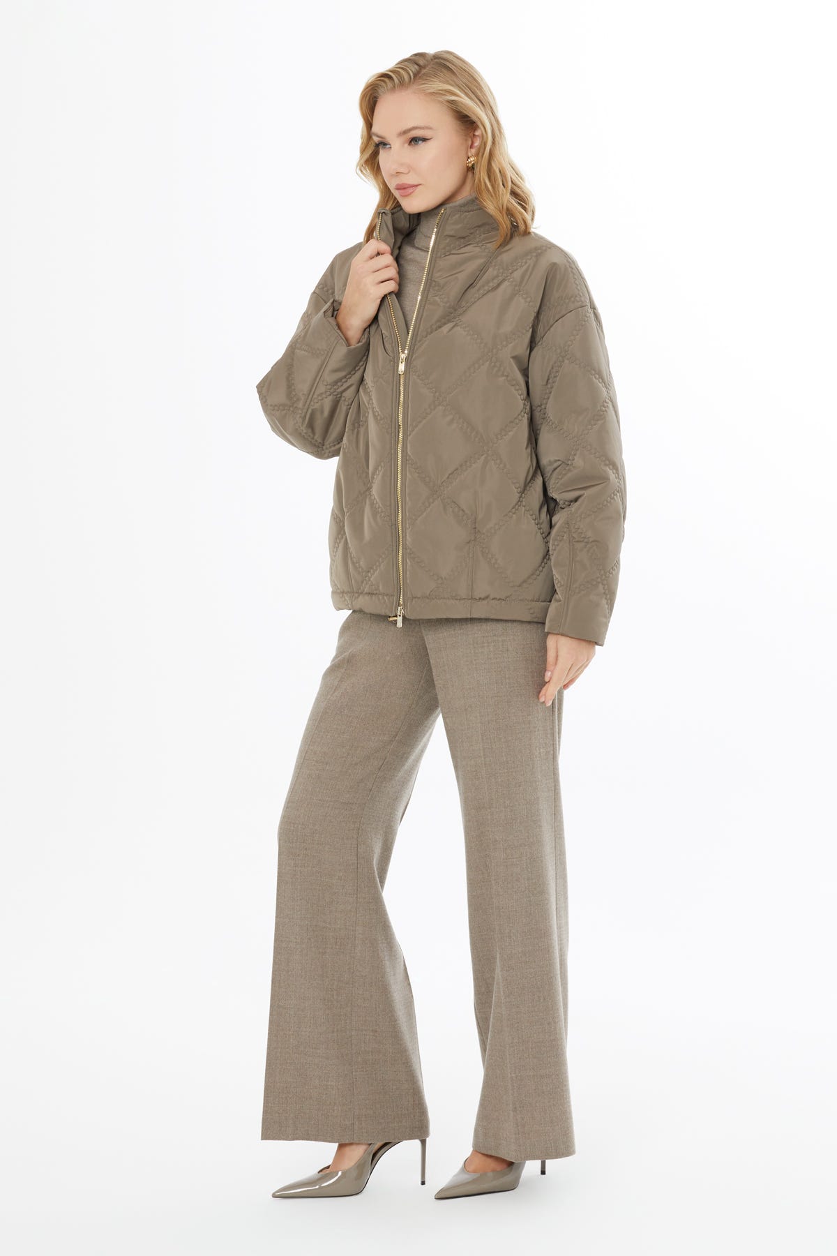 Astarlı Uzun Kollu Kapitone Mont