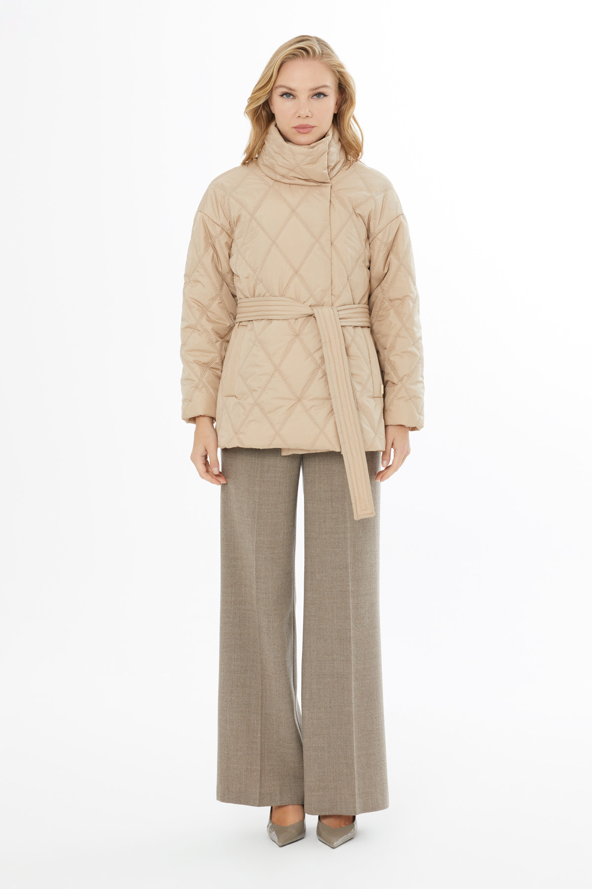 Çıtçıtlı Seyyar Kuşaklı Kapitone Mont