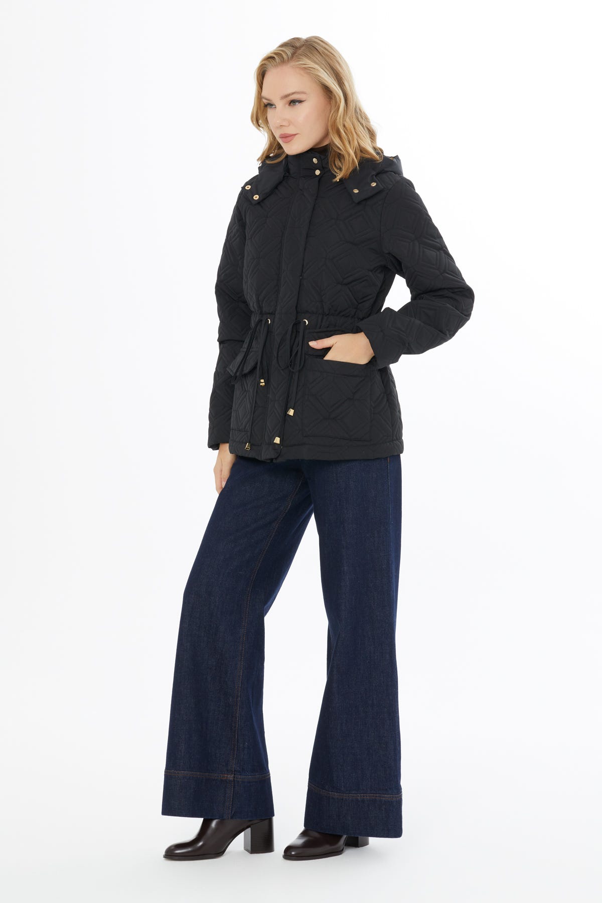 Kapüşon Yakalı Belden Kordonlu Mont