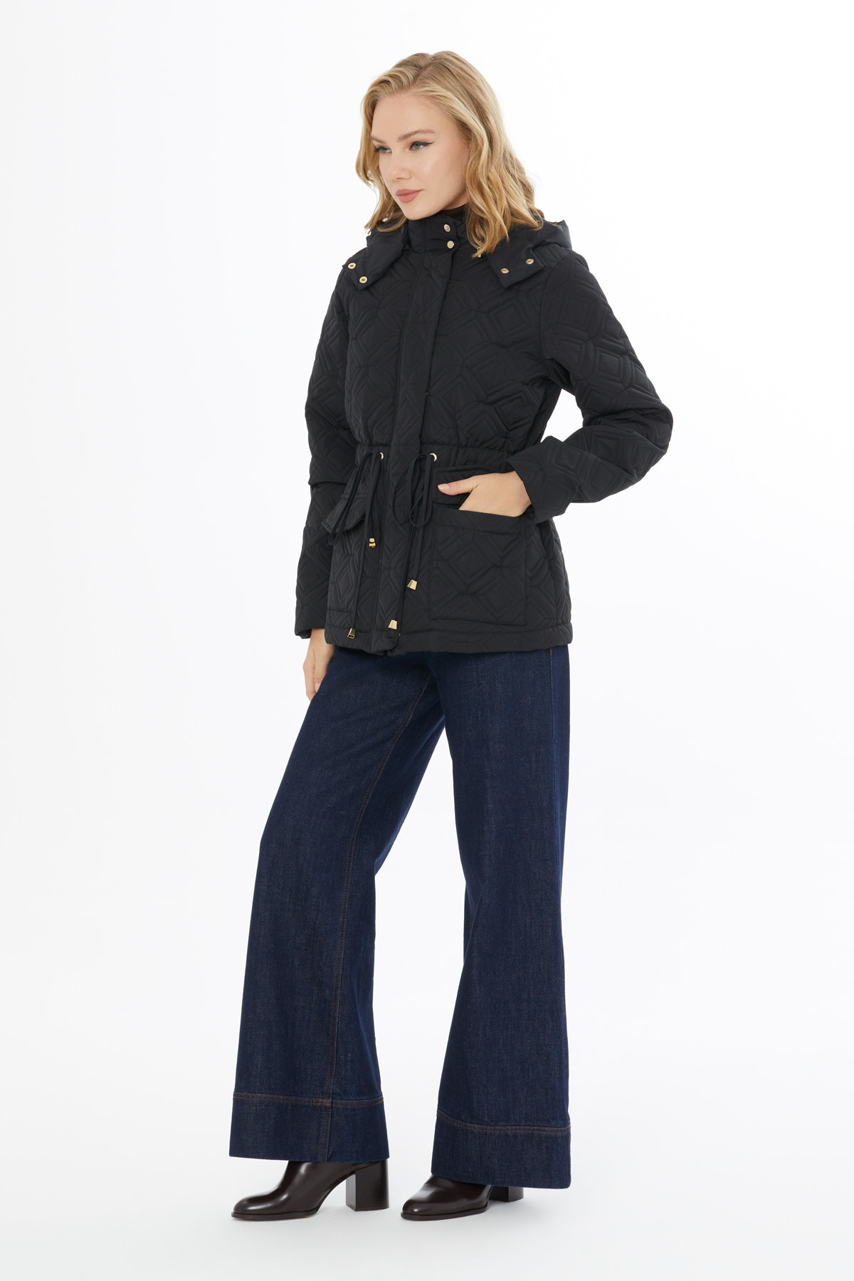 Kapüşon Yakalı Belden Kordonlu Mont