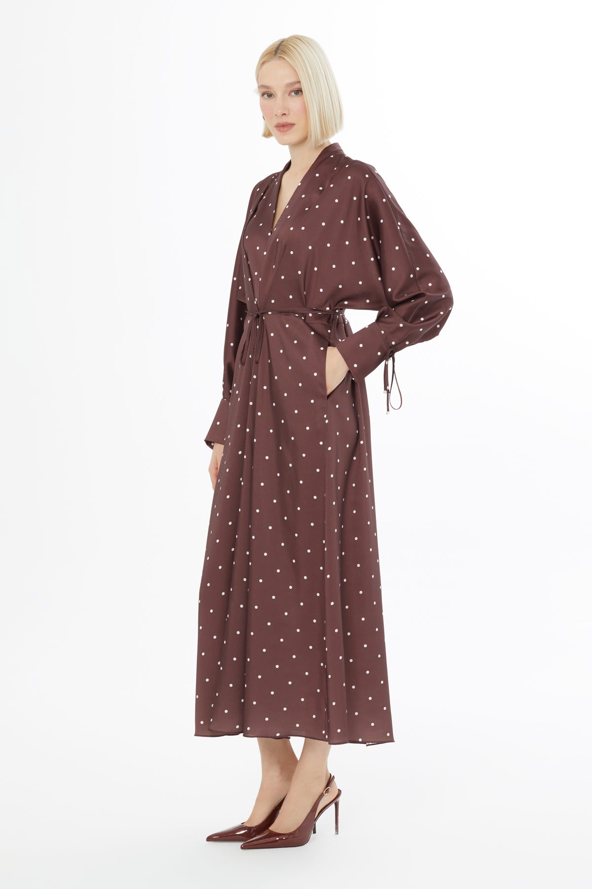 Uzun Kullu Puantiye Desenli Maxi Elbise