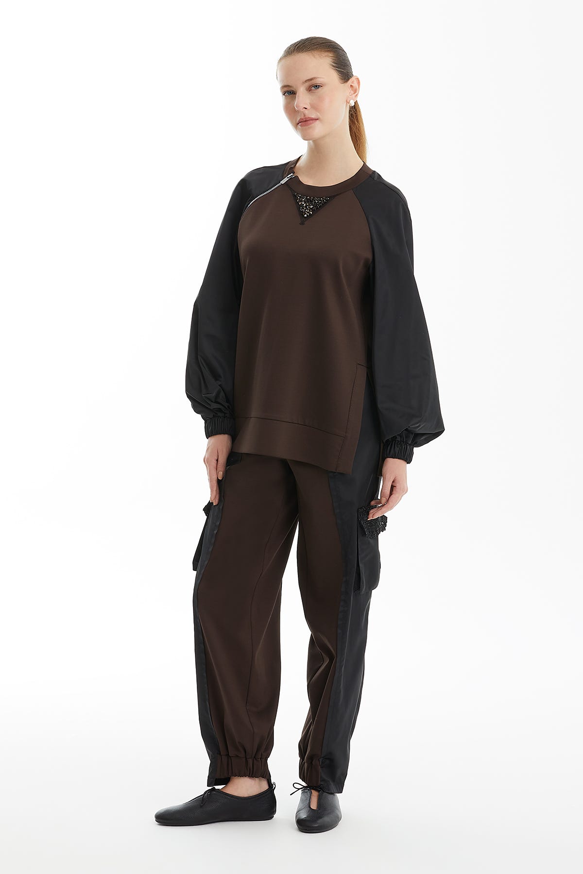 Fermuar Detaylı İşlemeli Kahverengi Sweatshirt