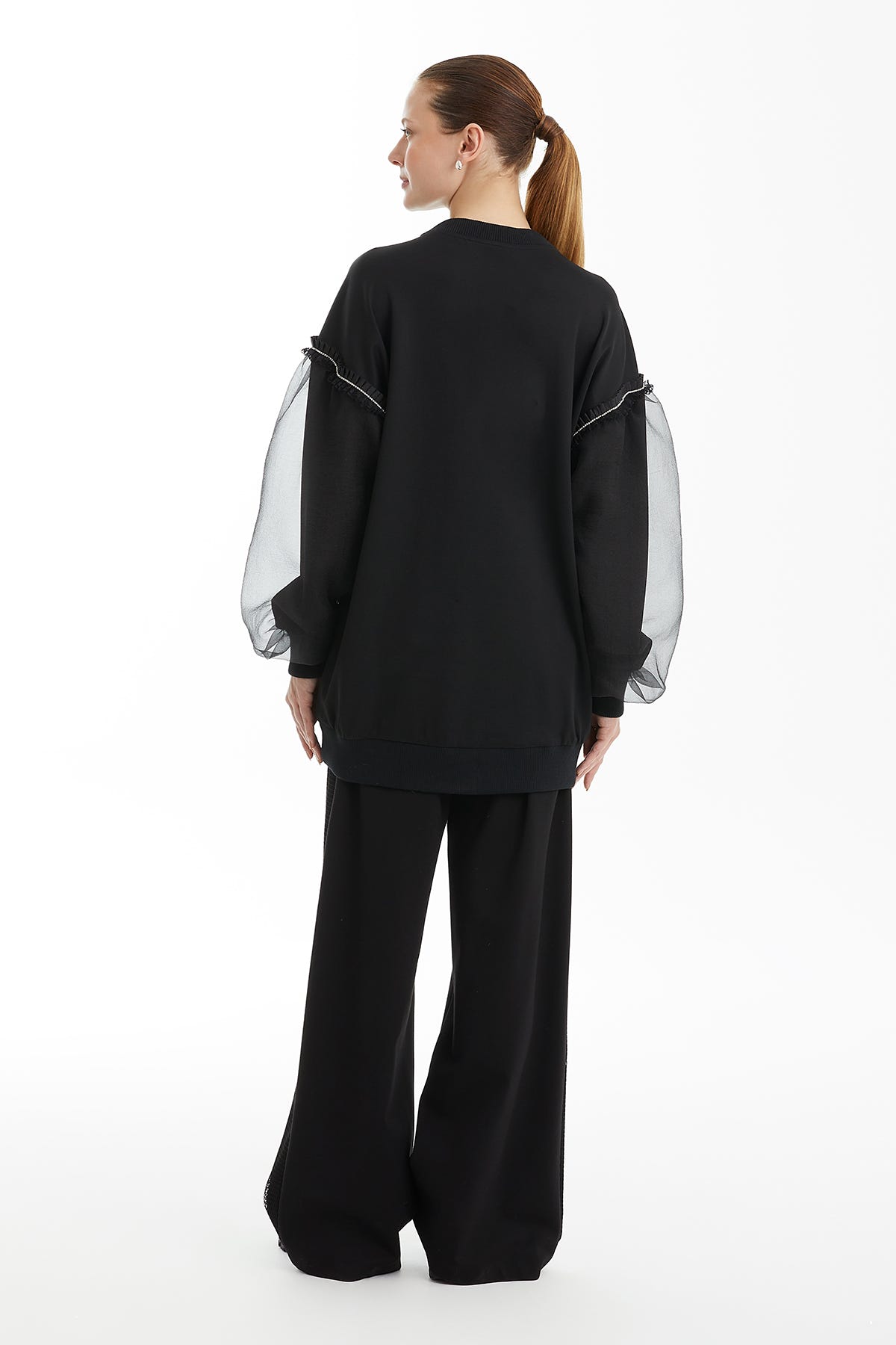 Taşlı Şerit Aksesuarlı Organze Detaylı Siyah Sweatshirt