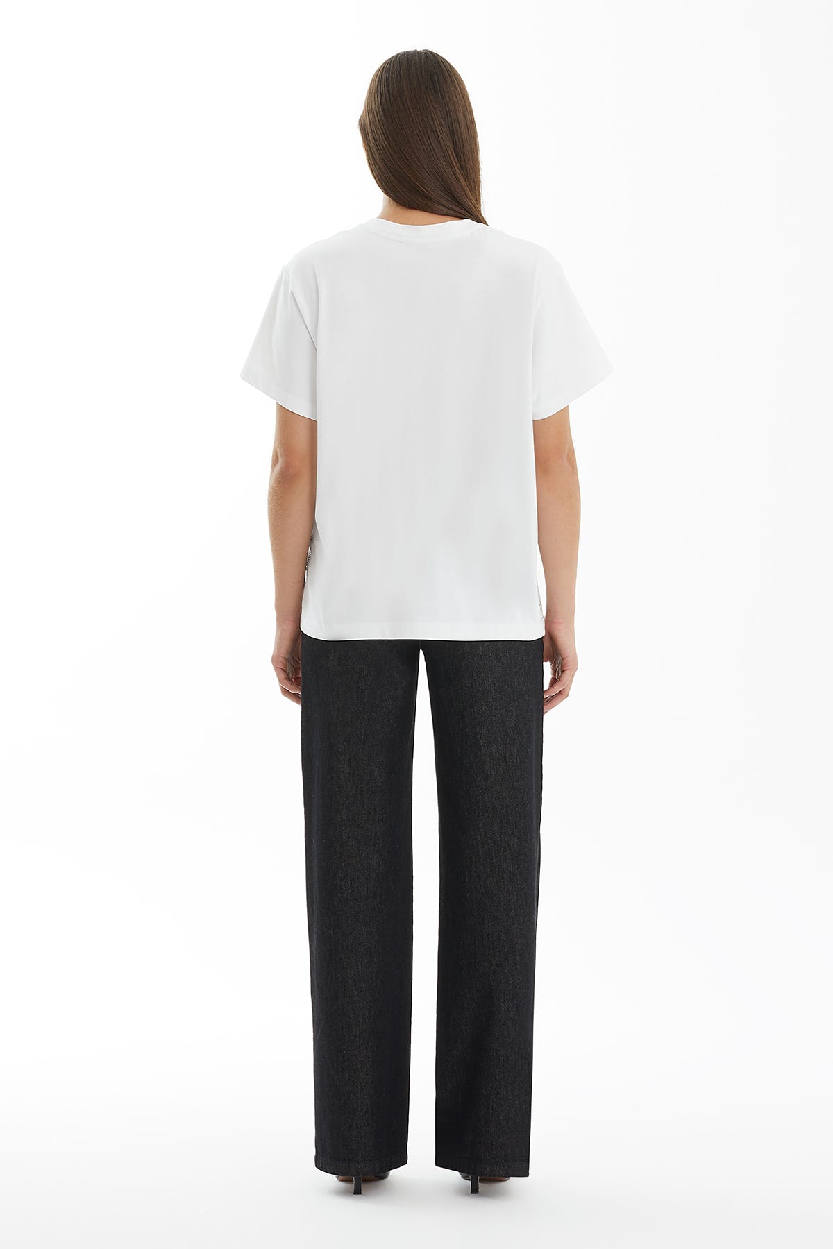 Taş Baskı Detaylı Beyaz T-Shirt