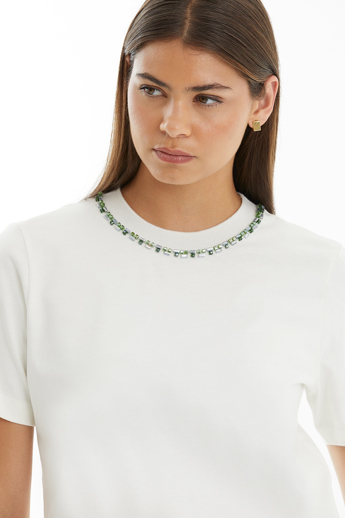 Yakası İşleme Detaylı Ekru T-Shirt