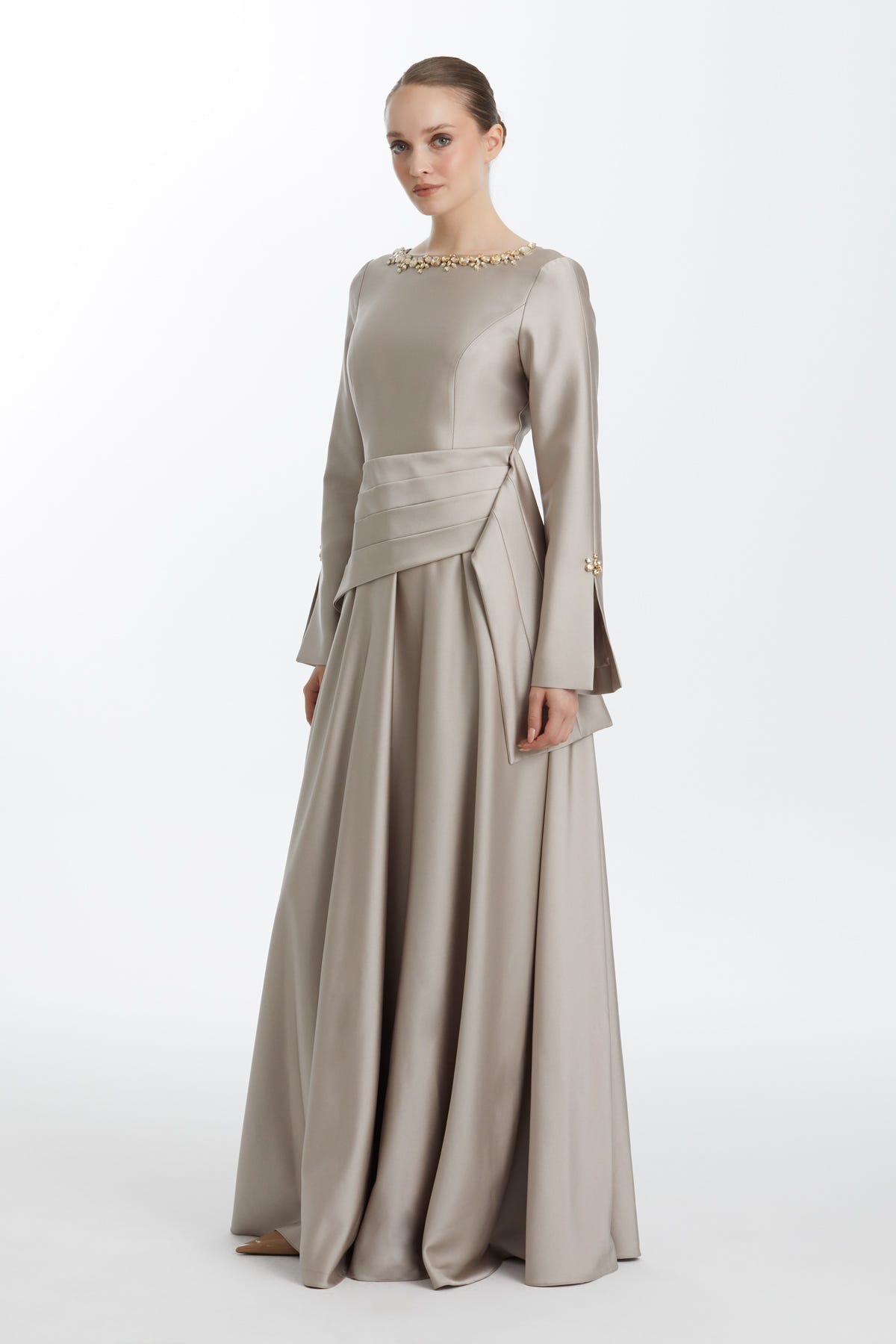 Beli Drape Detaylı Taş İşlemeli Bej Elbise