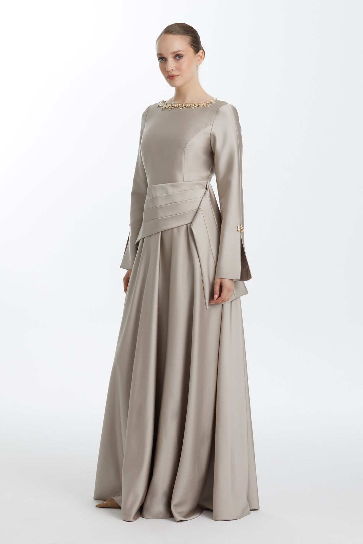 Beli Drape Detaylı Taş İşlemeli Bej Elbise