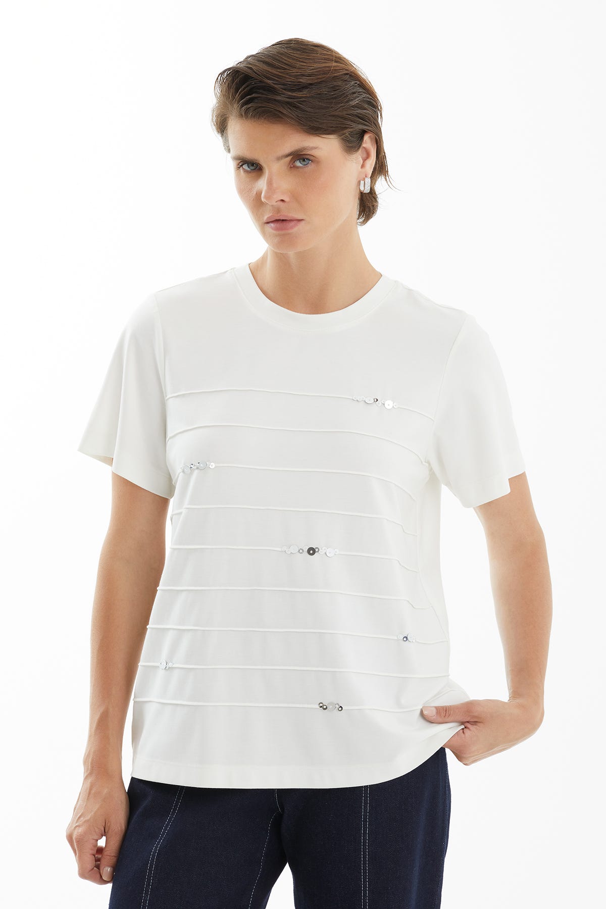 Dikiş Ve Pul Detaylı Ekru T-Shirt