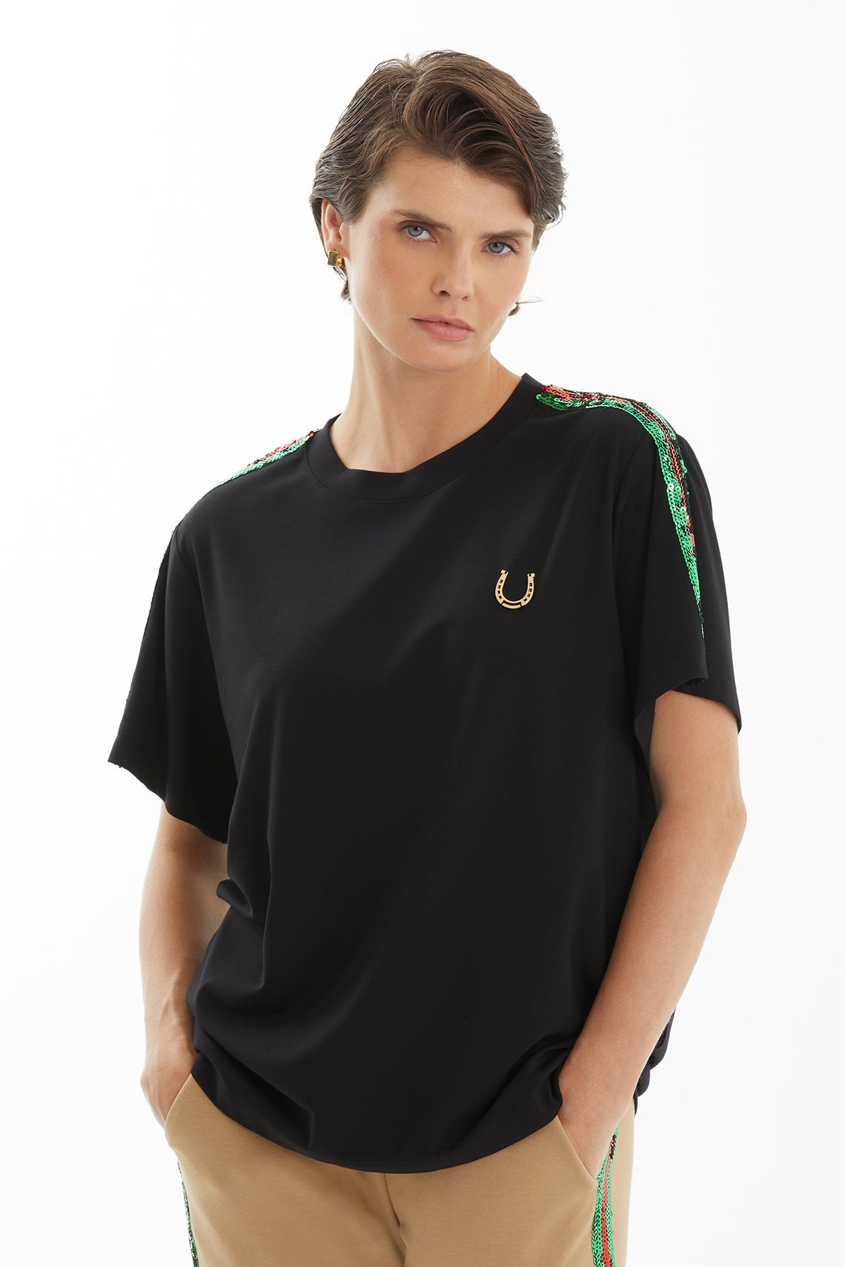 Şerit Detaylı Basic Siyah T-Shirt