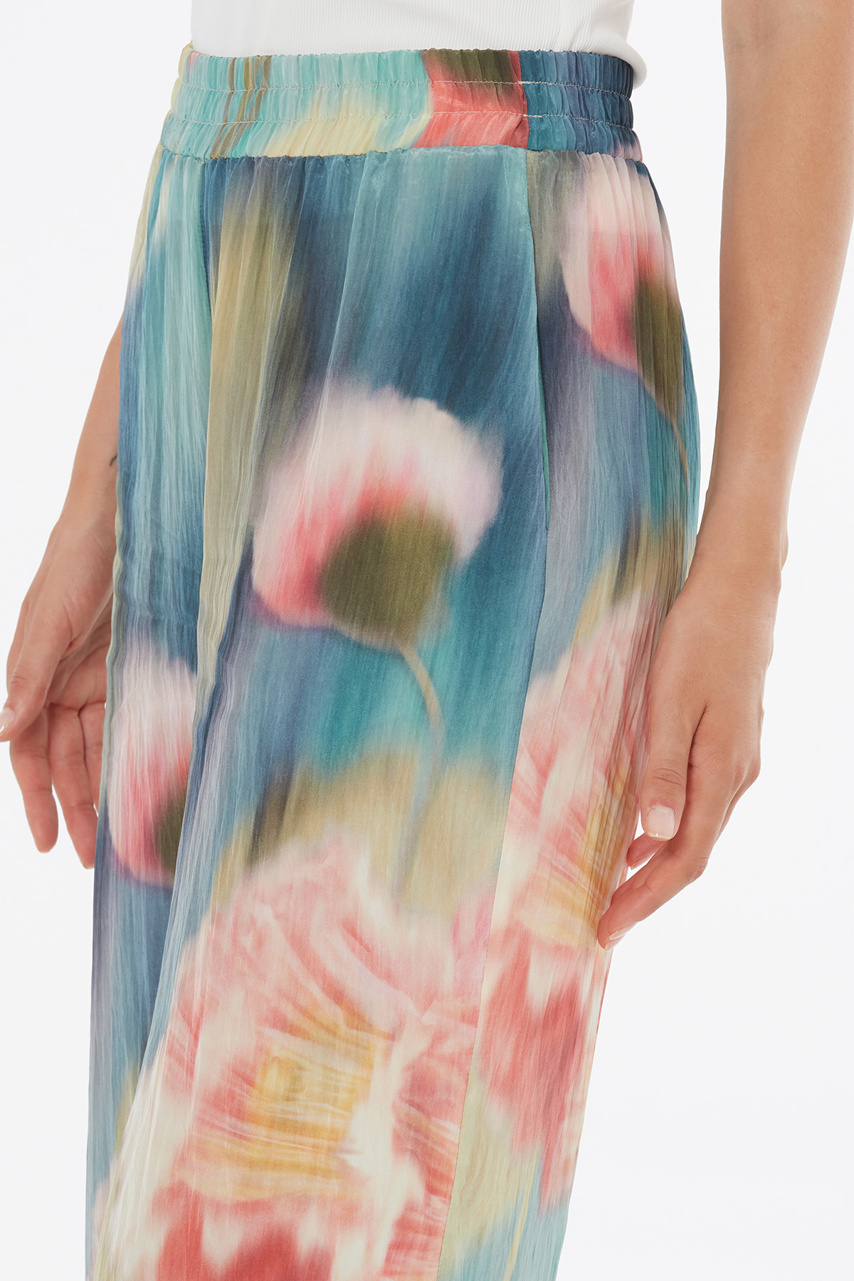 Beli Lastikli Çiçek Desenli Pantolon