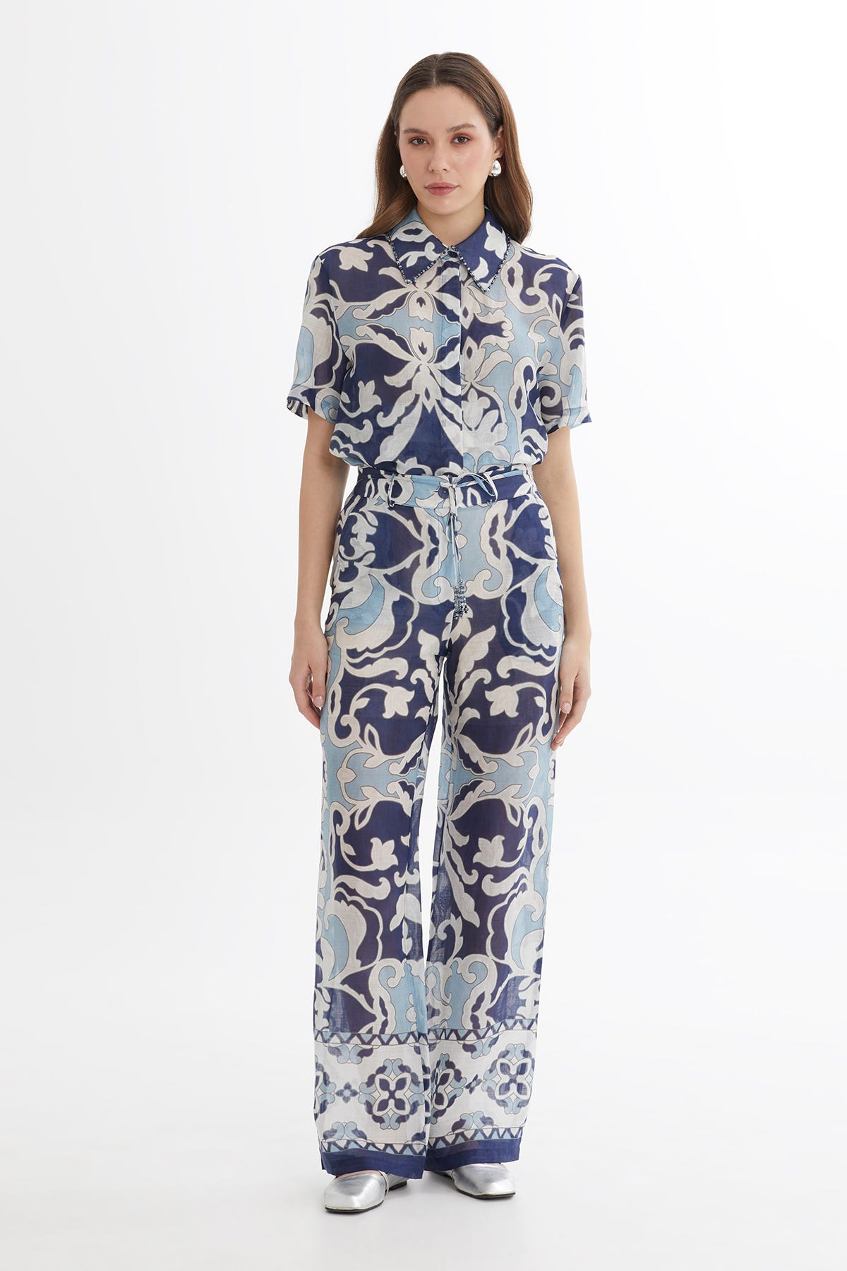 İşlemeli Bol Paça Desenli Pantolon