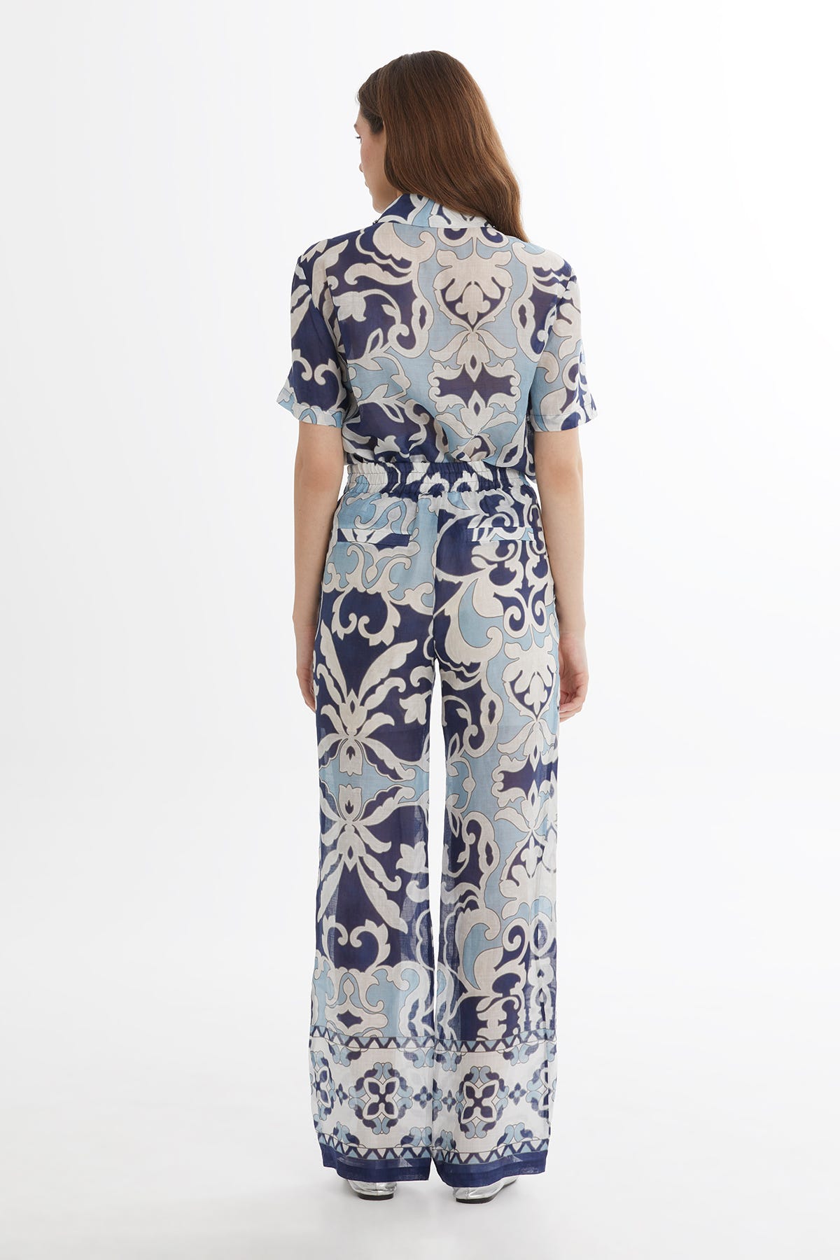 İşlemeli Bol Paça Desenli Pantolon