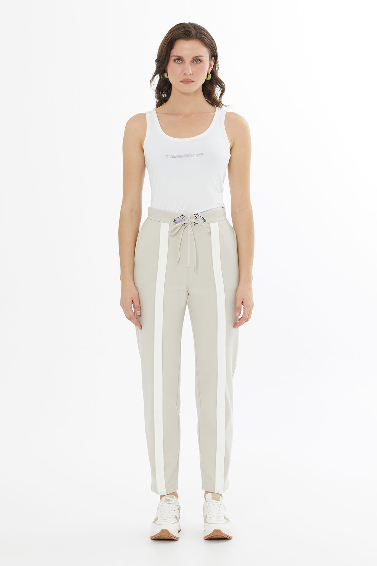 Kordonlu Nakışlı Bej Renk Eşofman Altı