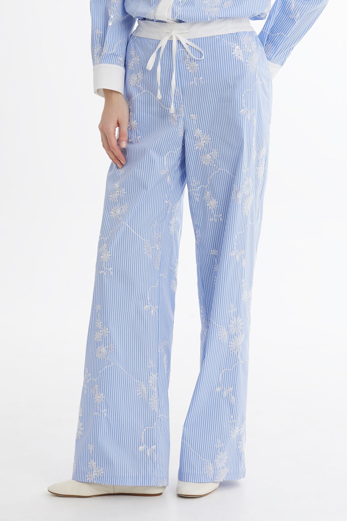 İşleme Detaylı Desenli Mavi Pantolon