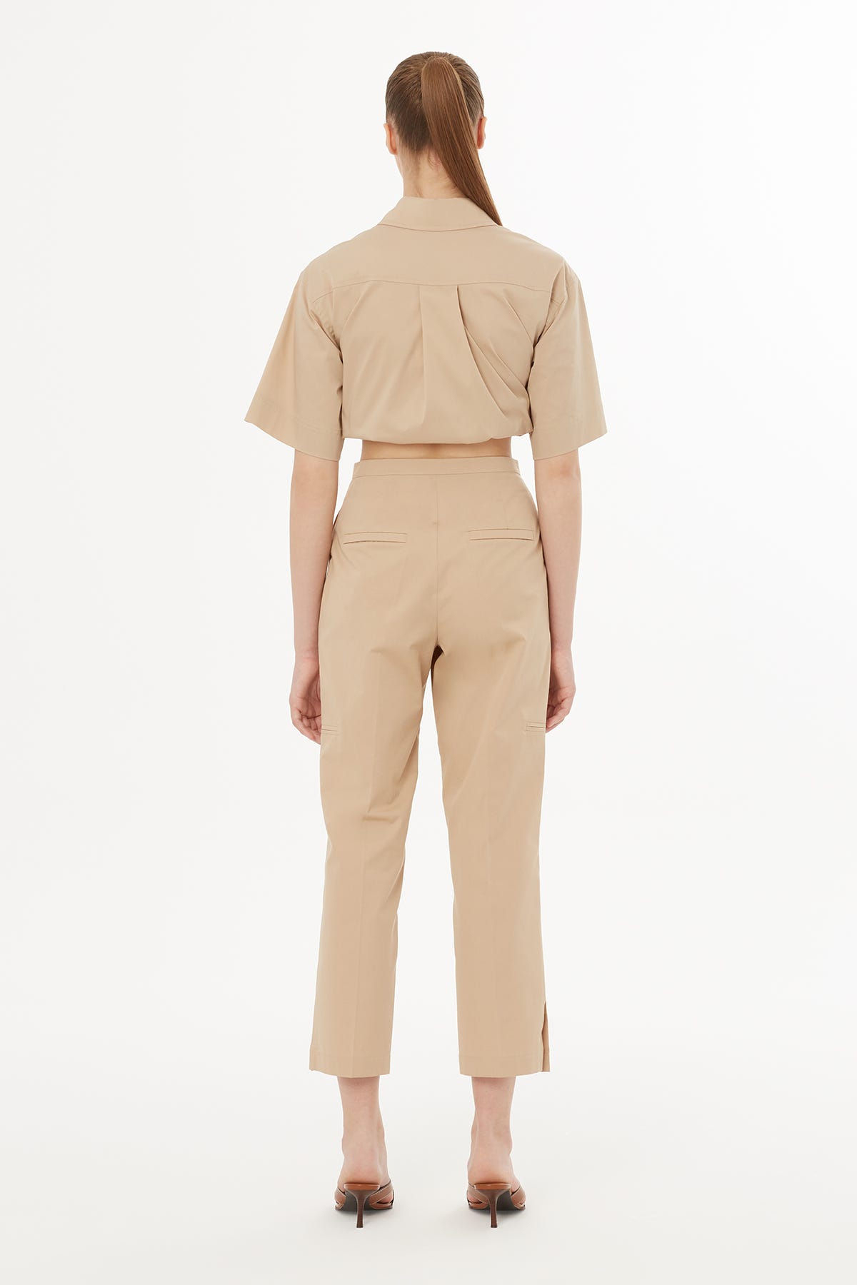 Kemerli Pili Katlamalı Bej Pantolon