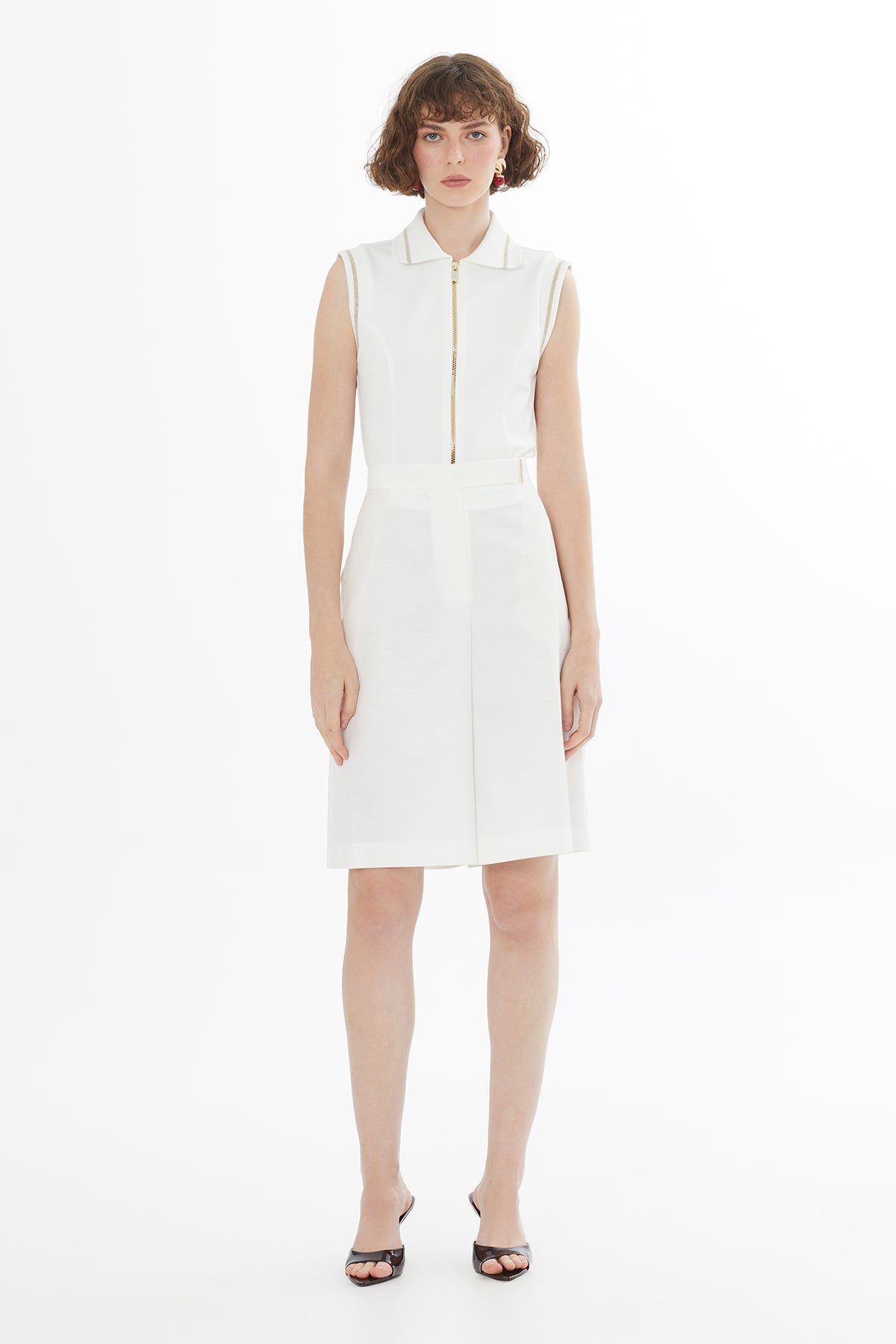 Kemerli Dantel Detaylı Ekru Şort