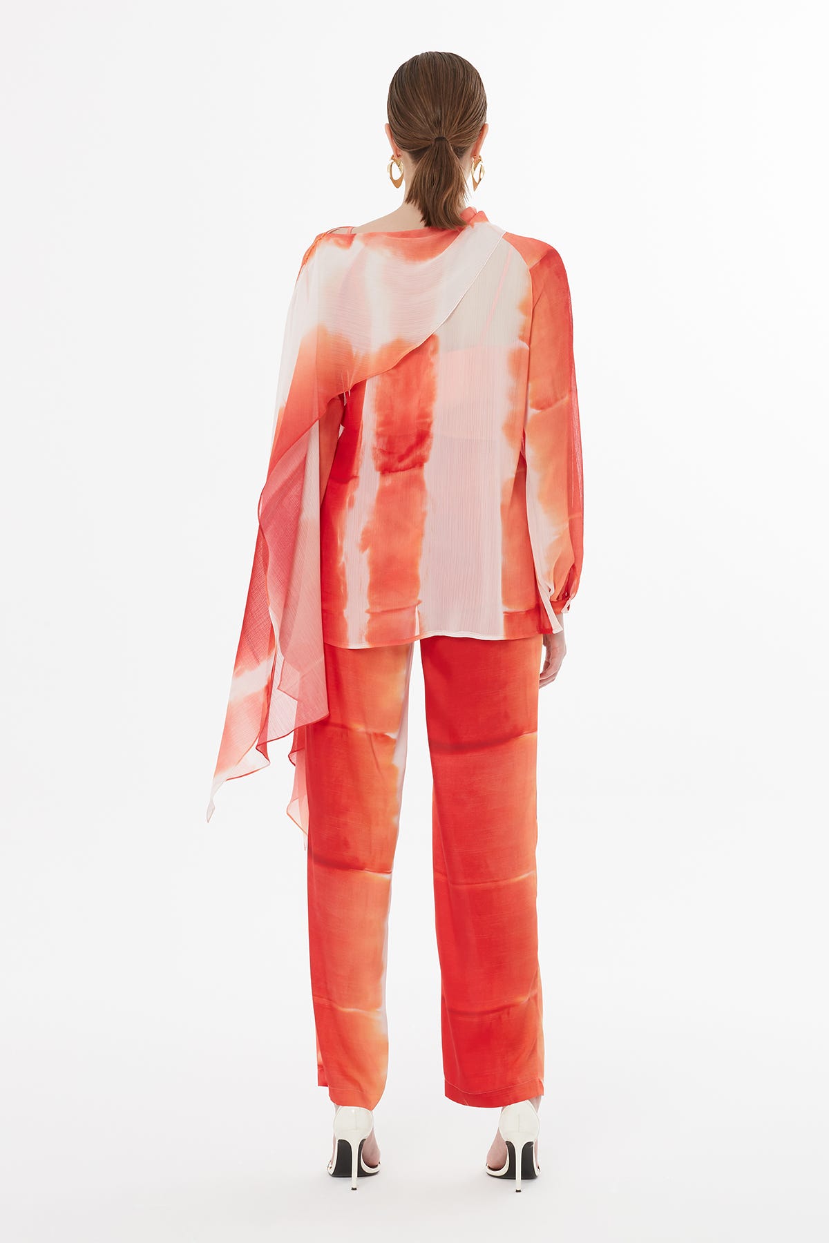 Boncuk İşlemeli Uzun Kollu Bluz