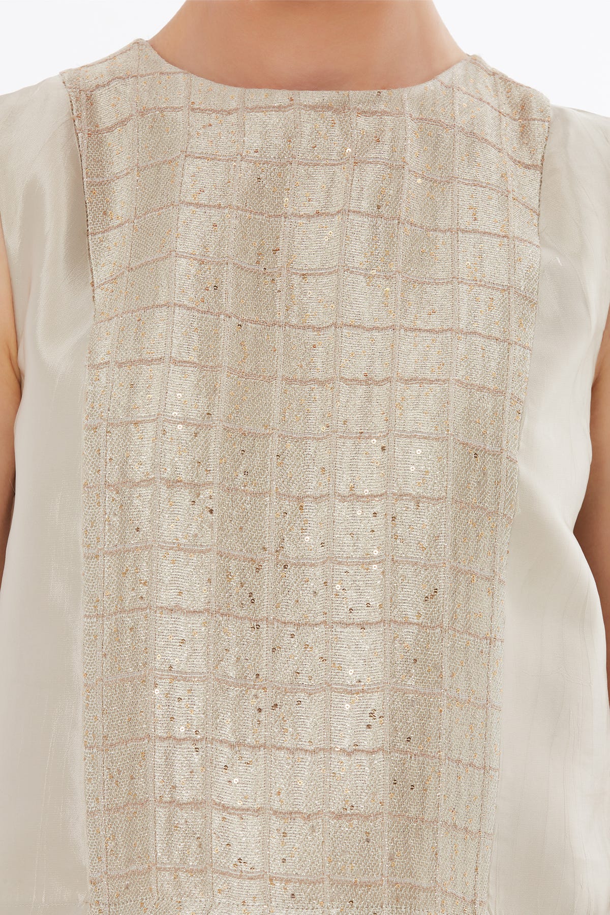 Arkası Asimetrik Pullu Bej Bluz