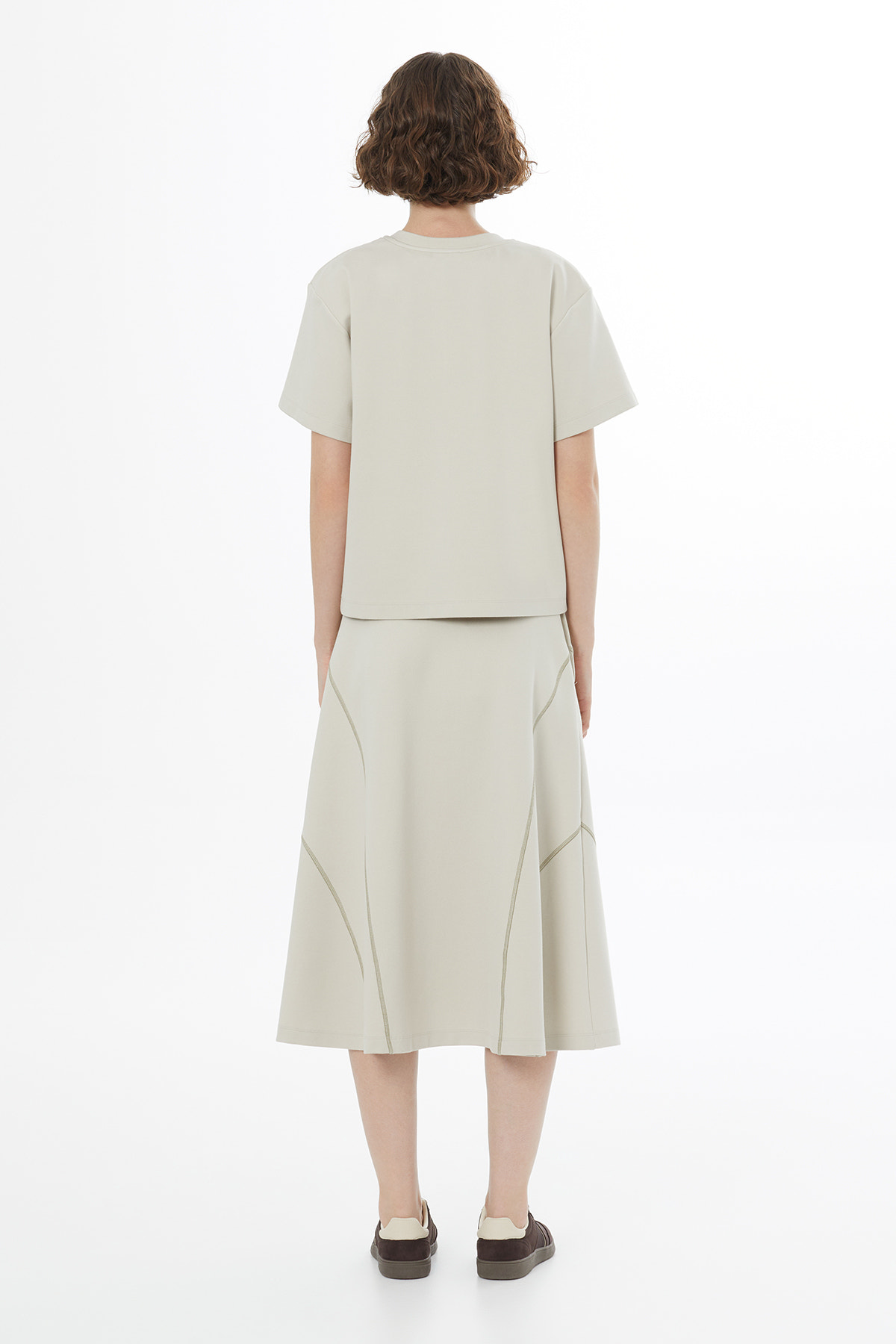 Dikiş Detaylı İşlemeli Bej T-Shirt