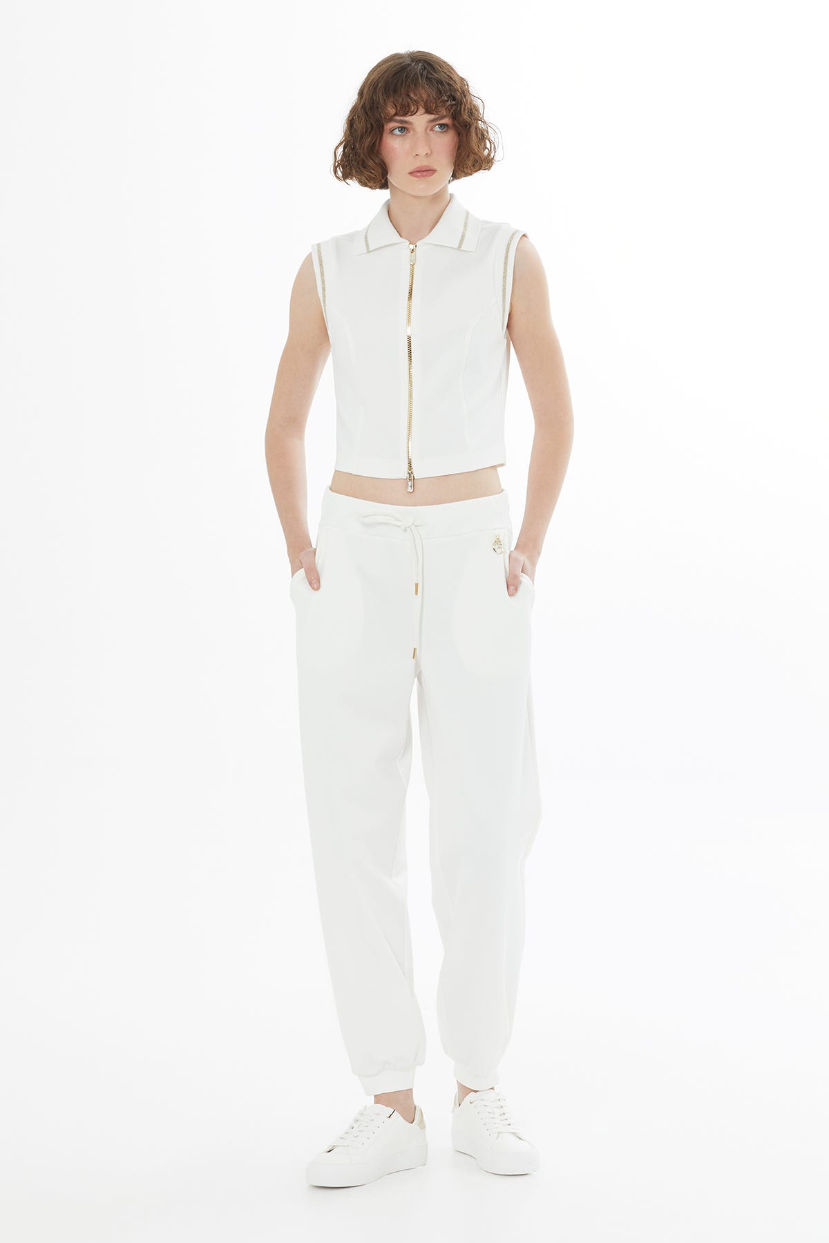 Triko Detaylı Fermuarlı Ekru T-Shirt